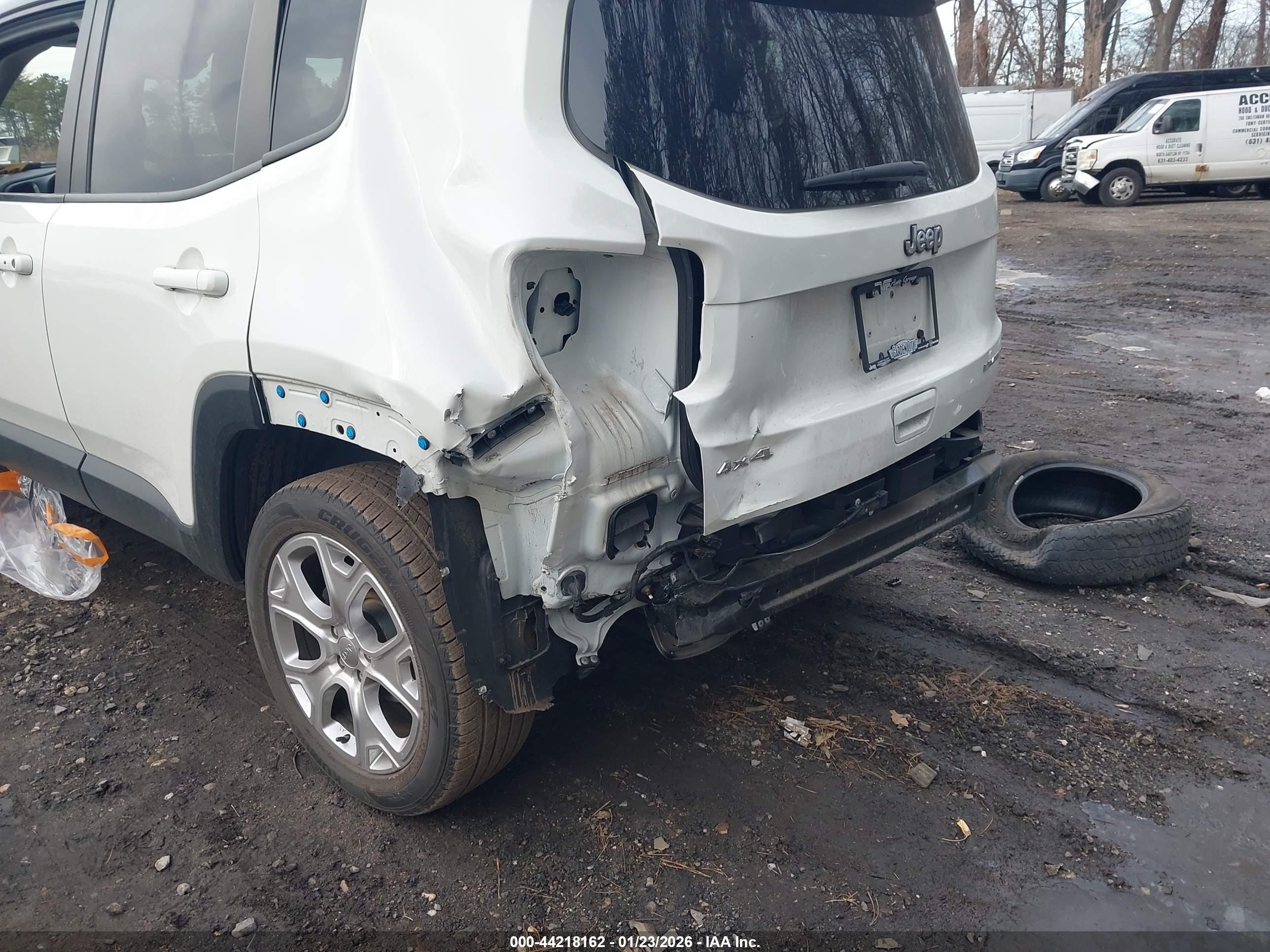 JEEP RENEGADE image 6