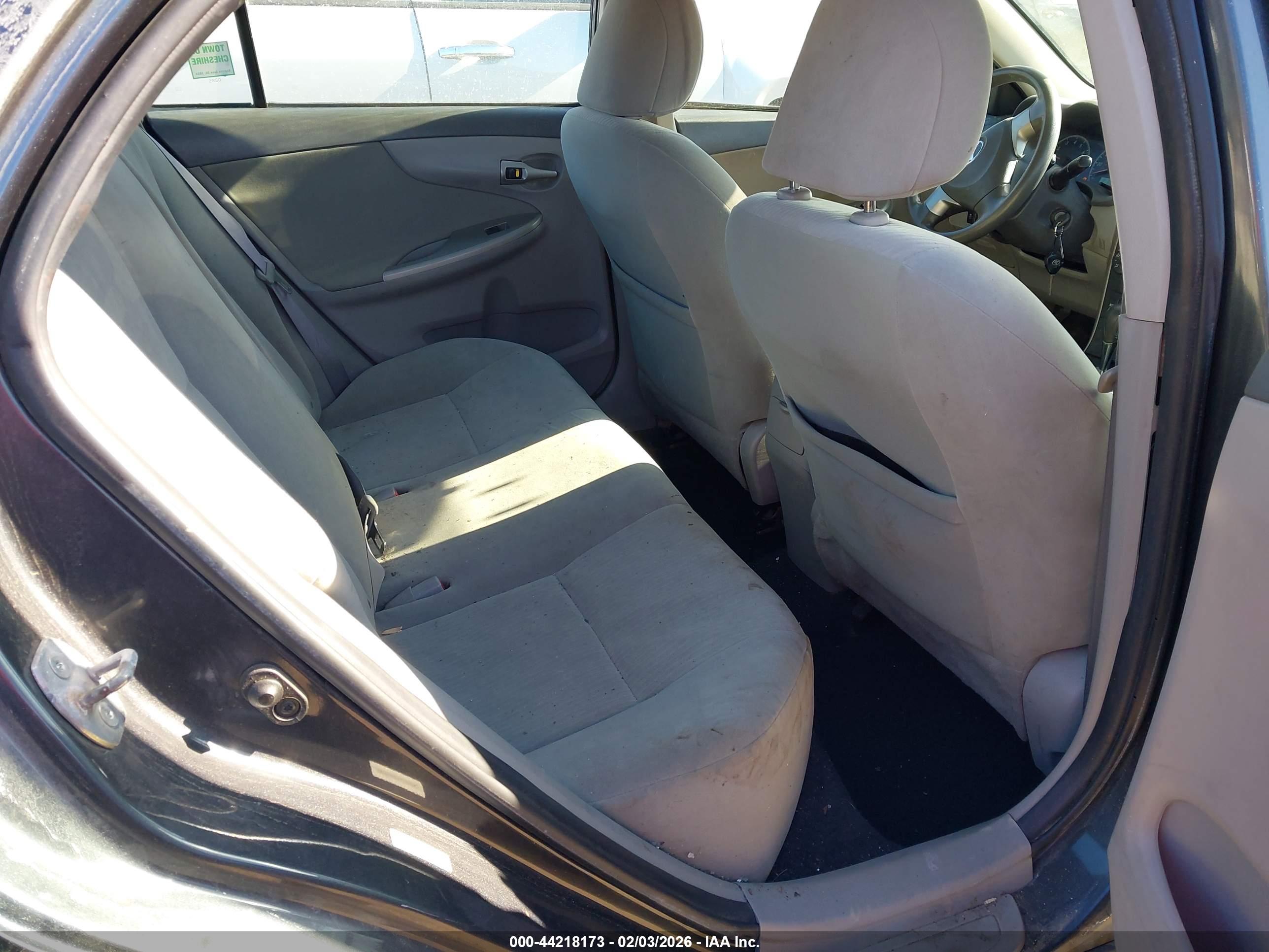 TOYOTA COROLLA image 8