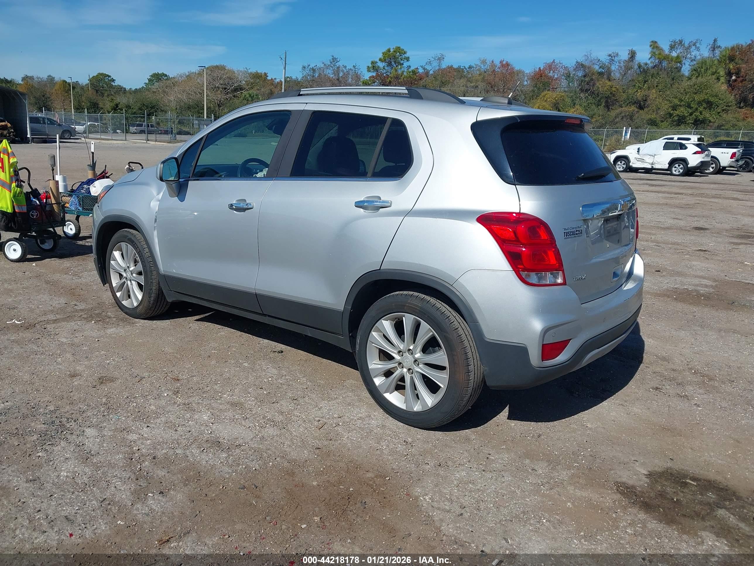 CHEVROLET TRAX image 3