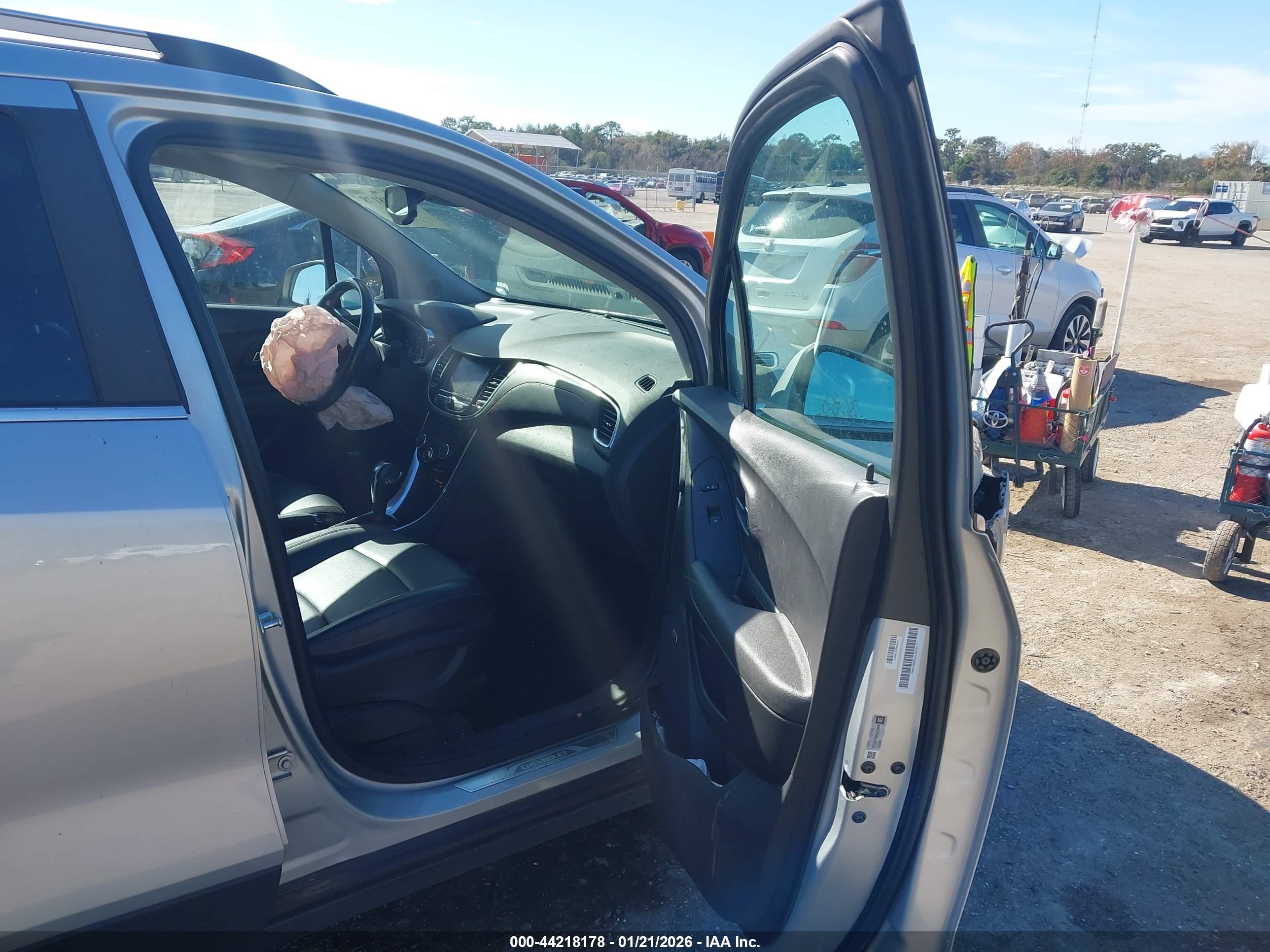 CHEVROLET TRAX image 5