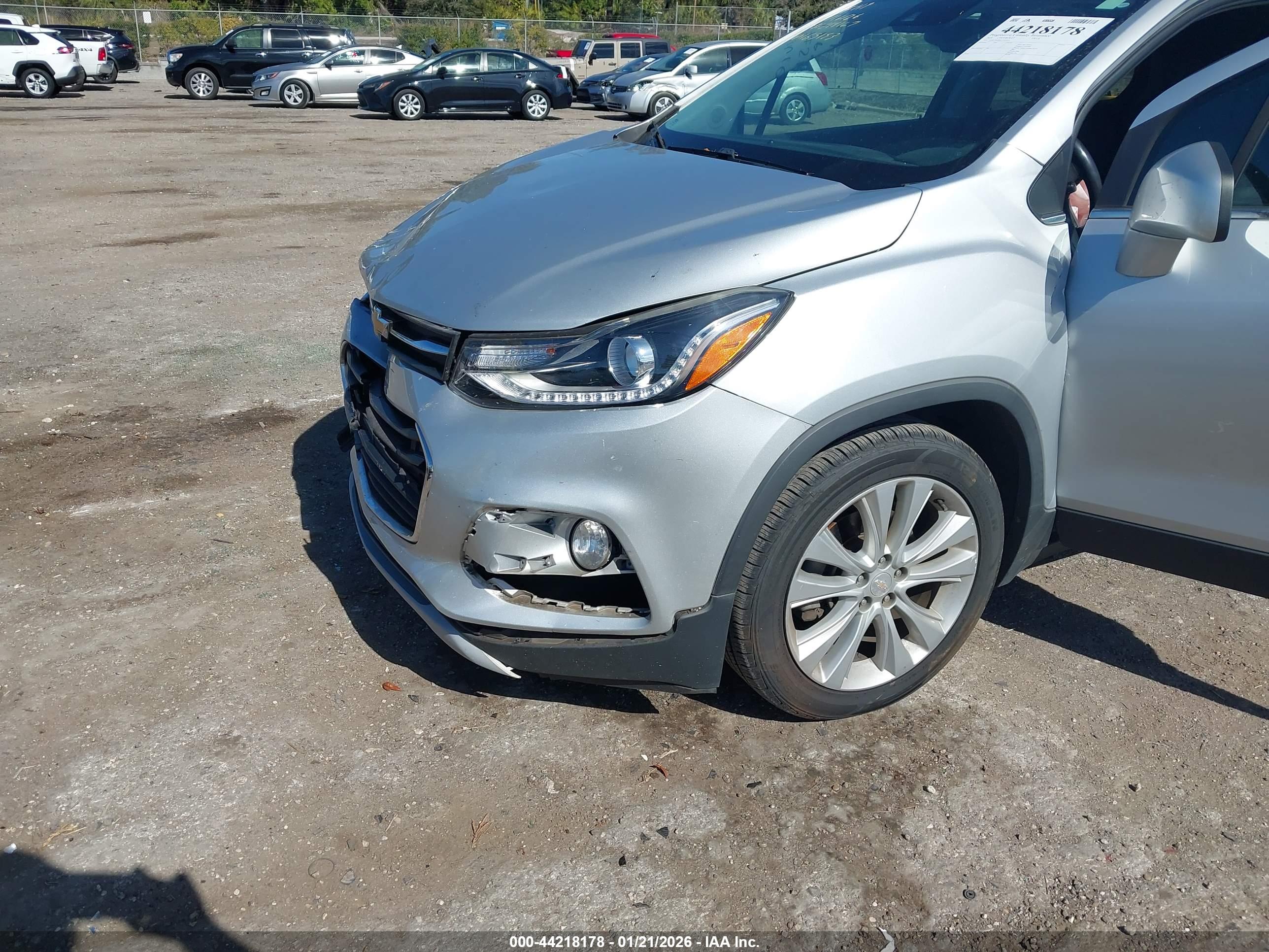 CHEVROLET TRAX image 6