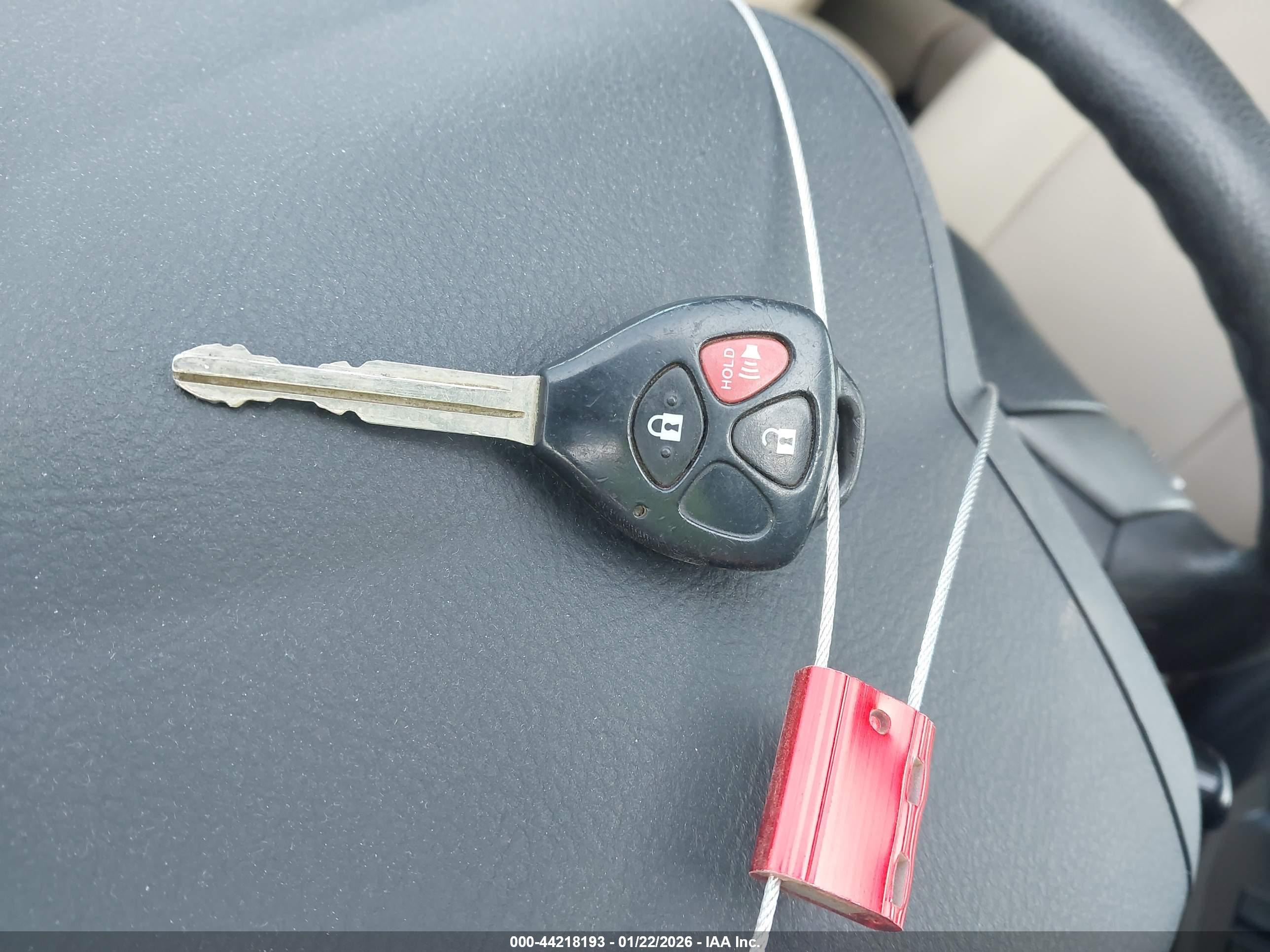 TOYOTA RAV4 image 11