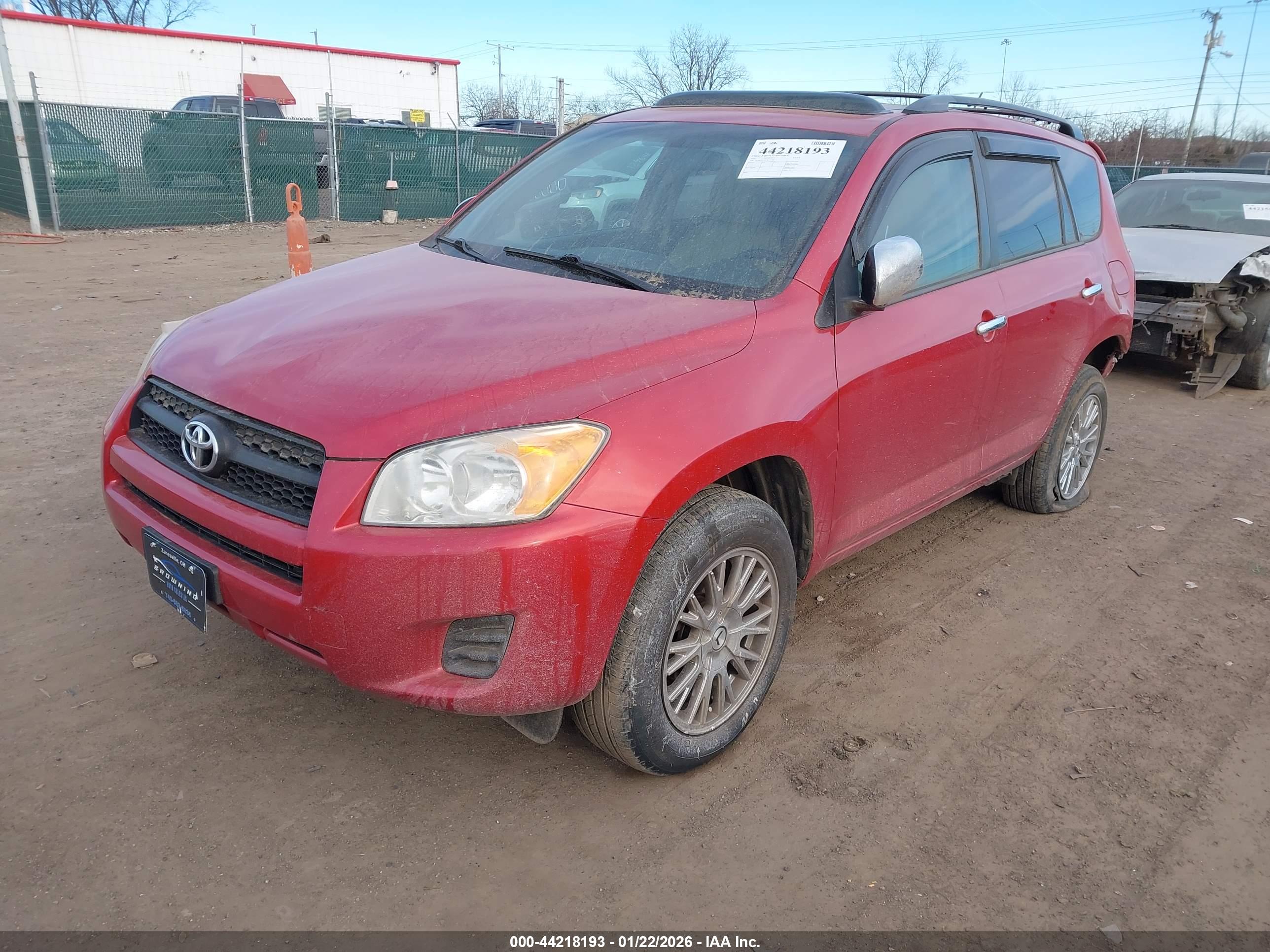 TOYOTA RAV4 image 2