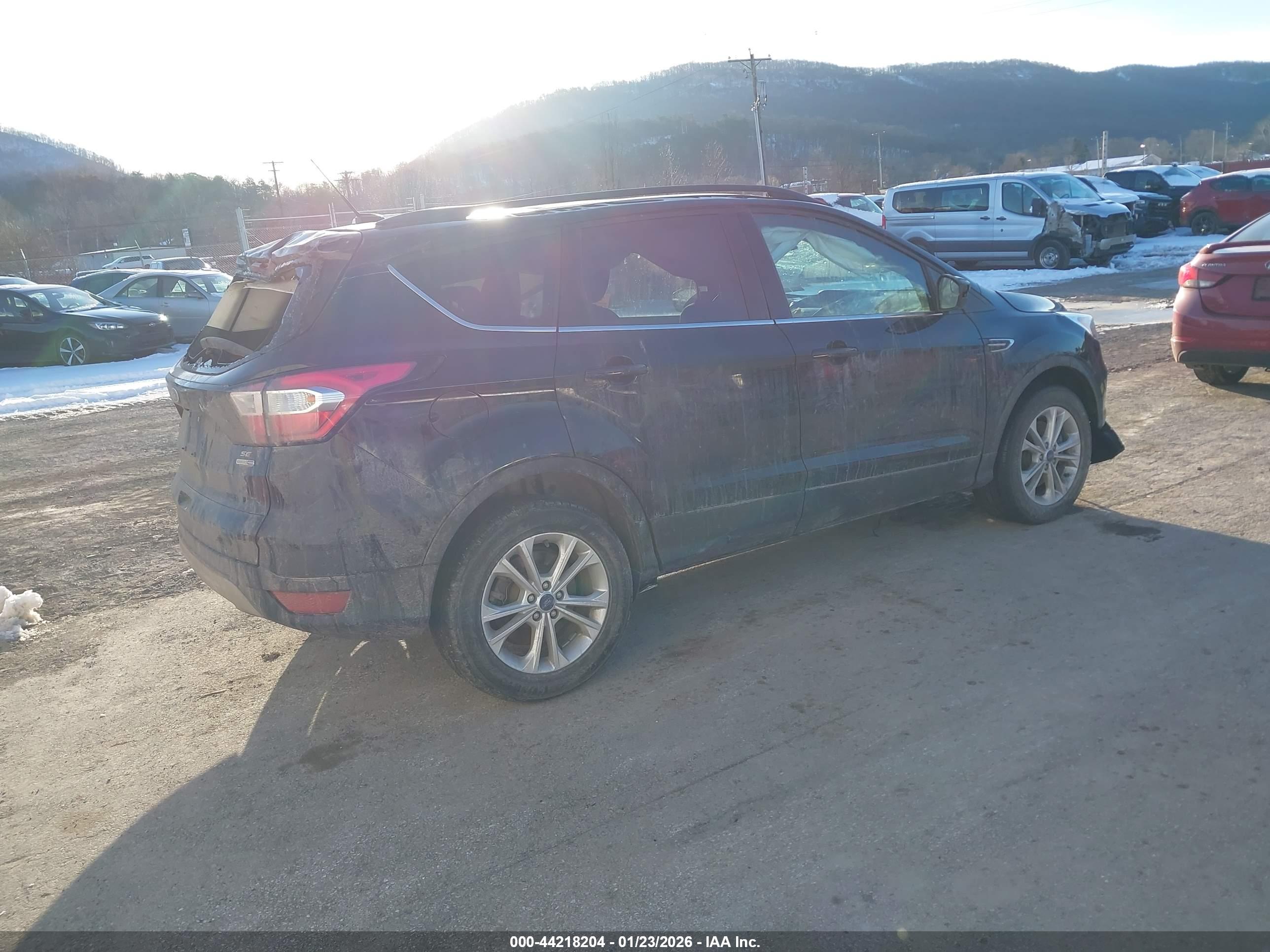 FORD ESCAPE image 4