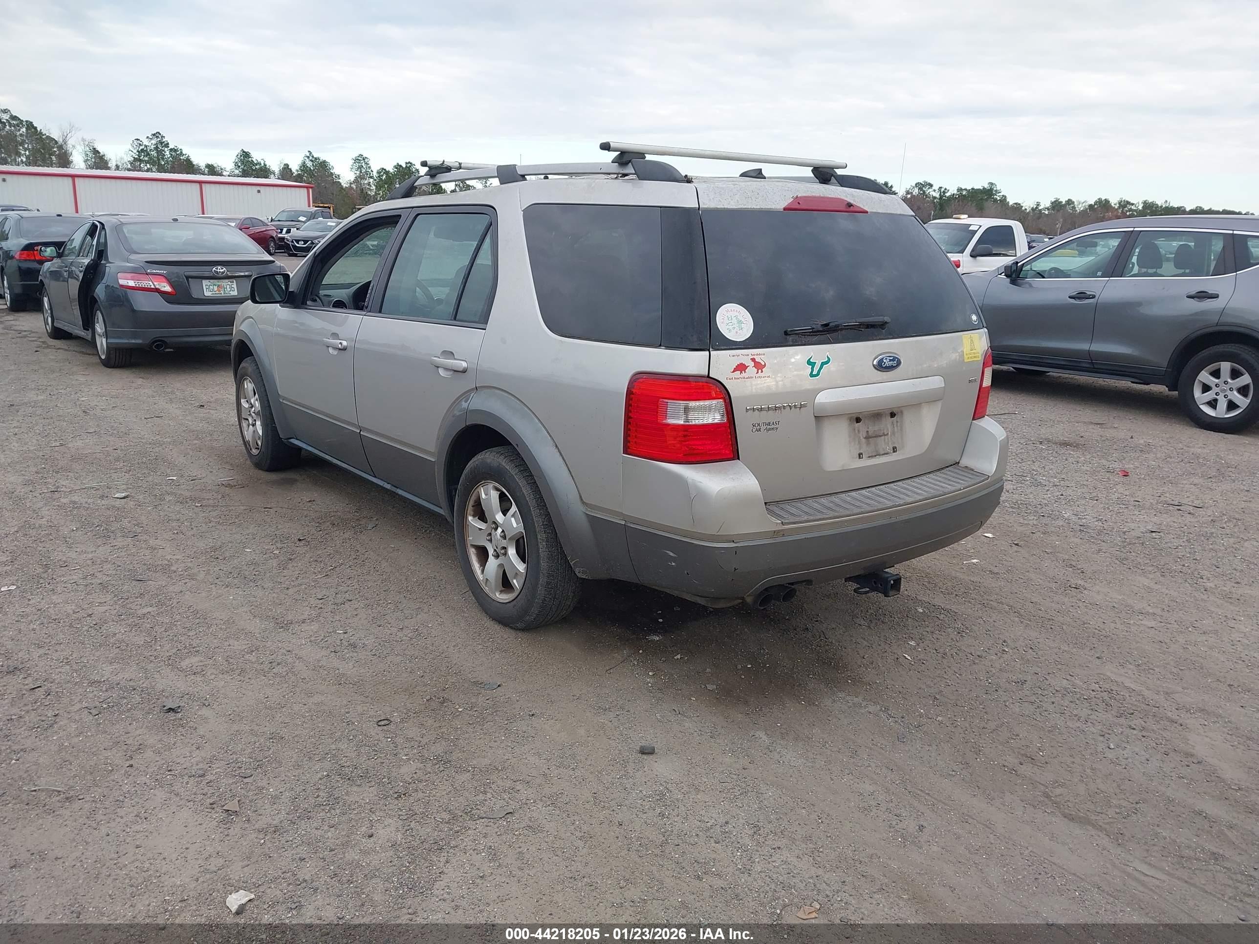 FORD FREESTYLE image 3