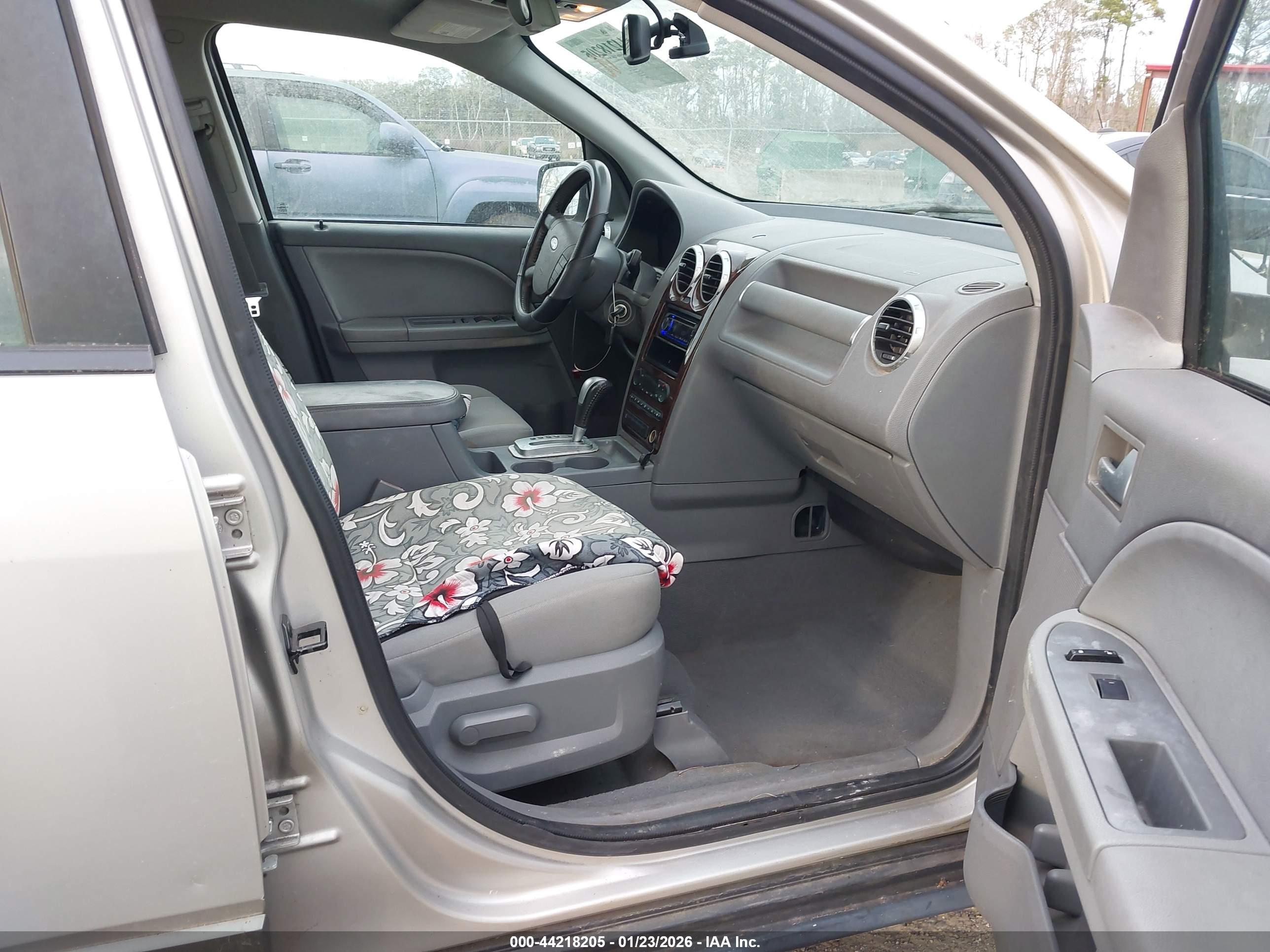 FORD FREESTYLE image 5