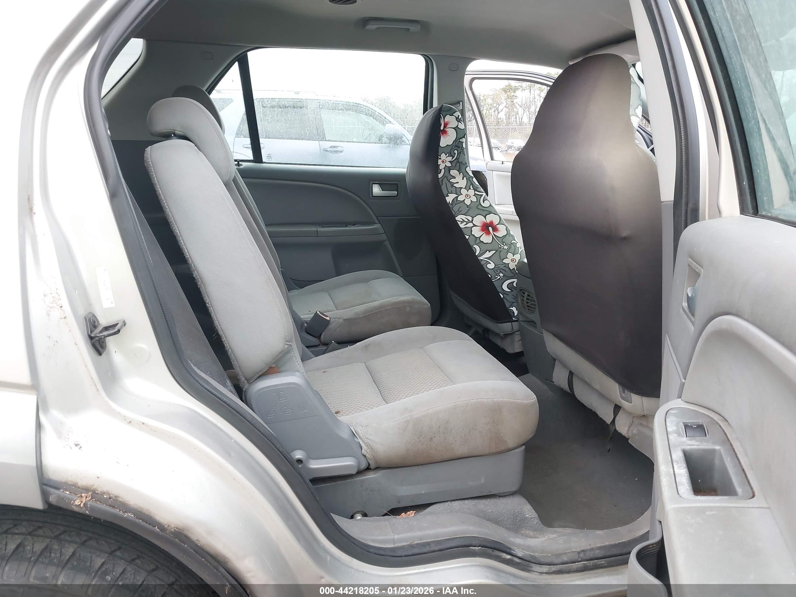 FORD FREESTYLE image 8