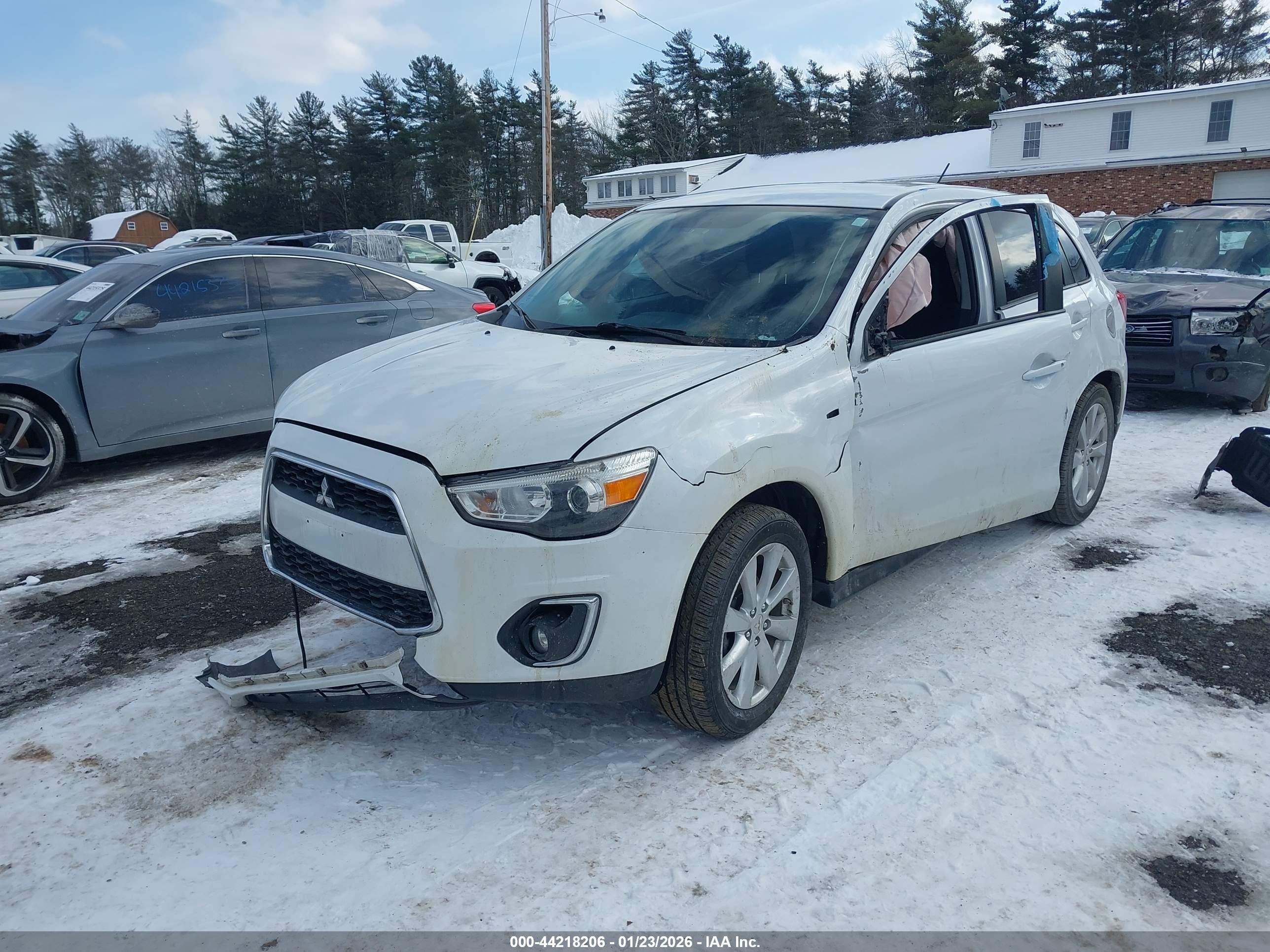 MITSUBISHI OUTLANDER image 2