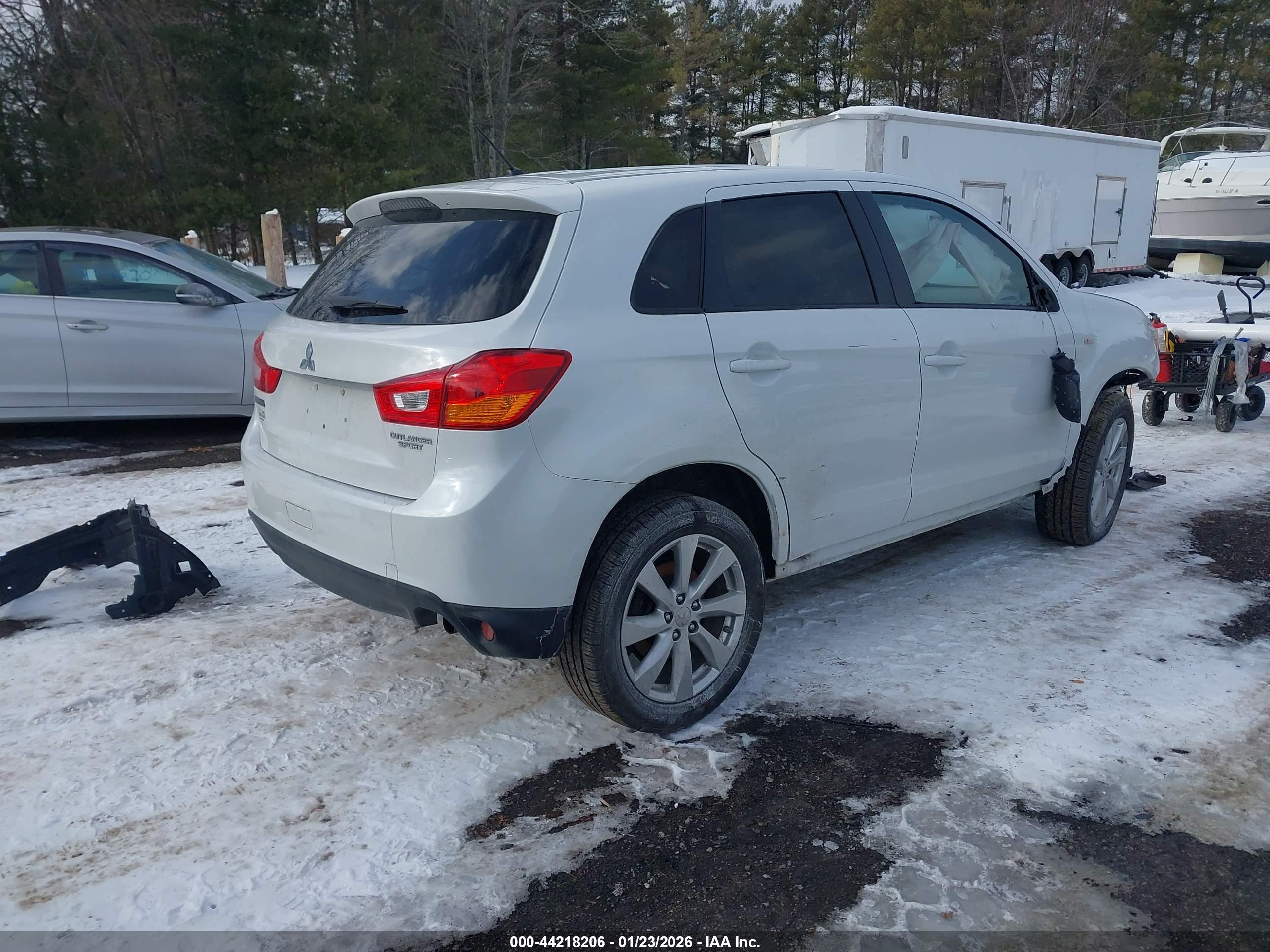 MITSUBISHI OUTLANDER image 4