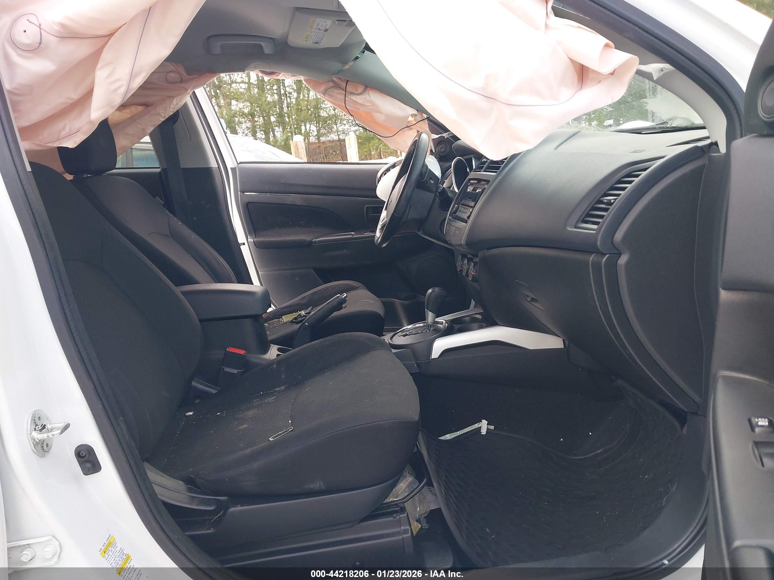 MITSUBISHI OUTLANDER image 5