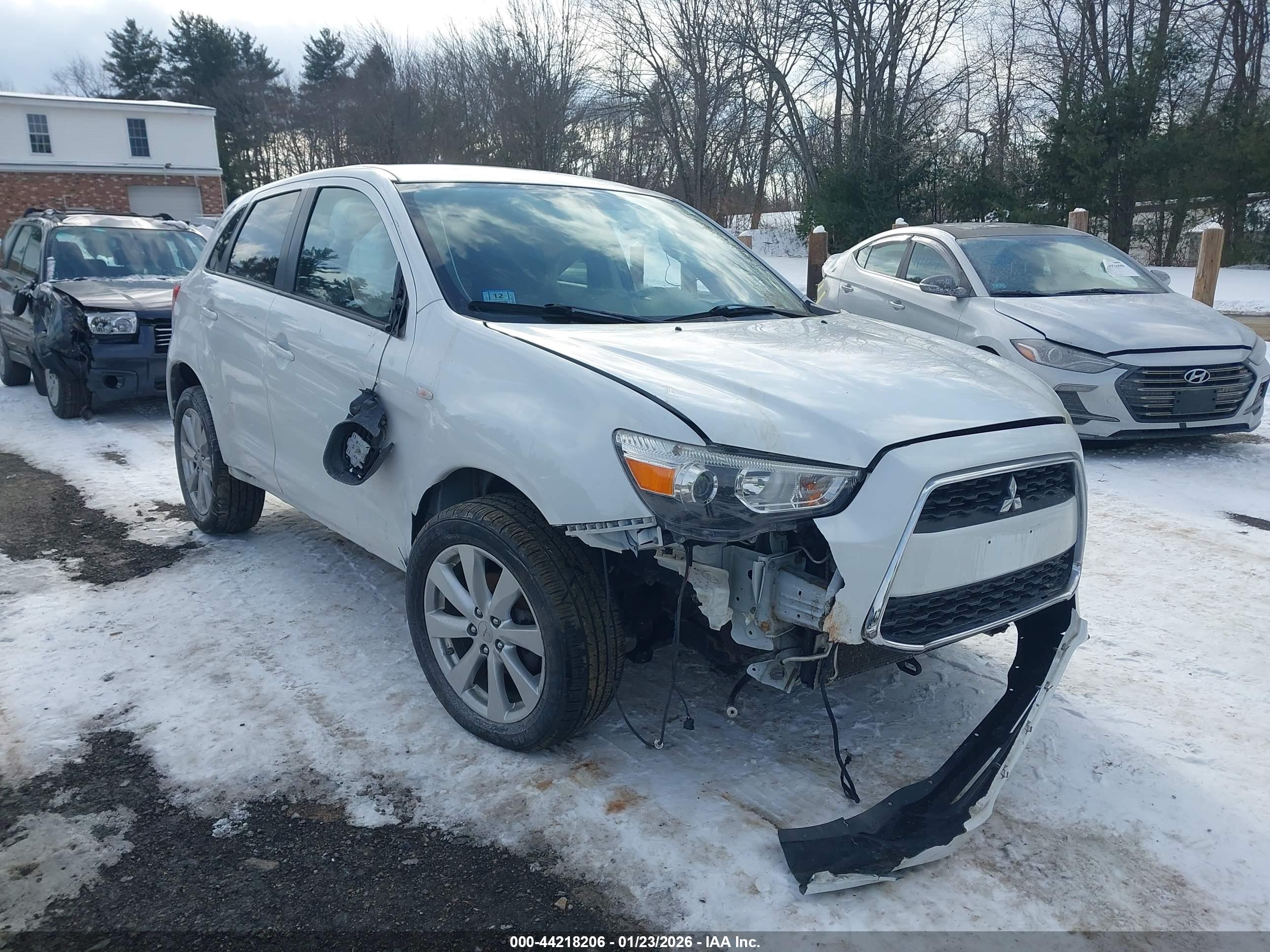 MITSUBISHI OUTLANDER image 6
