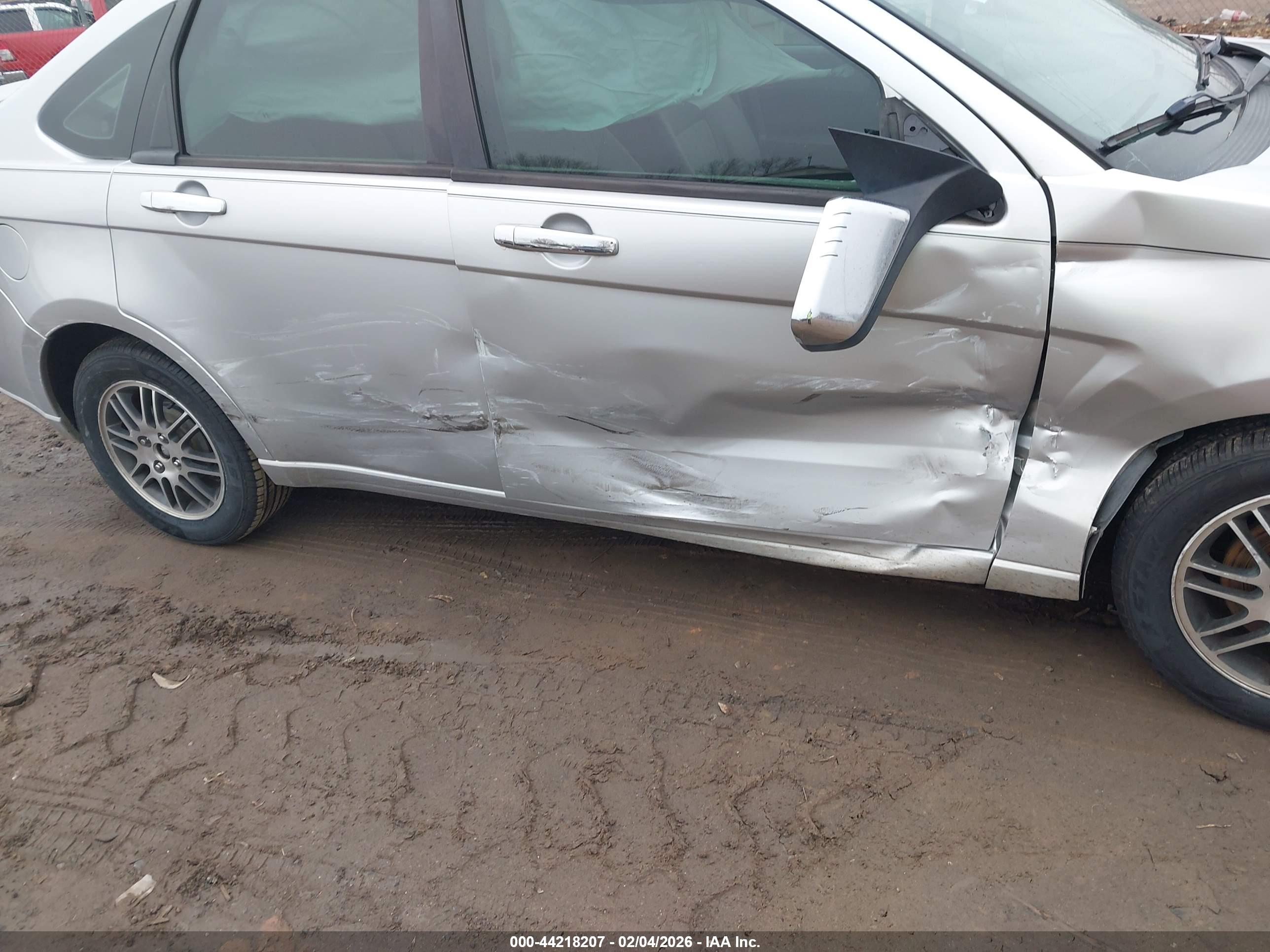 FORD FOCUS image 6