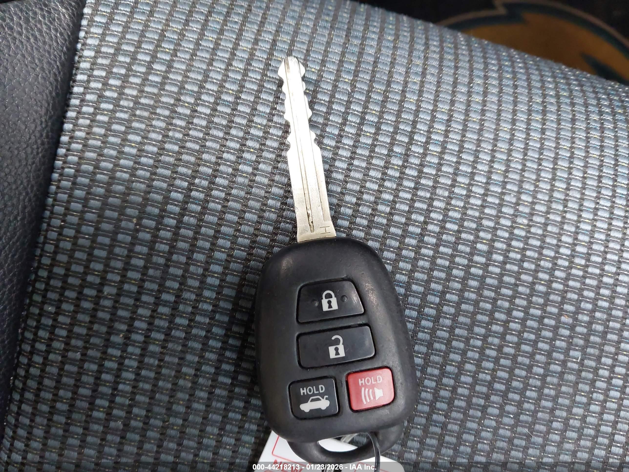 TOYOTA COROLLA image 11
