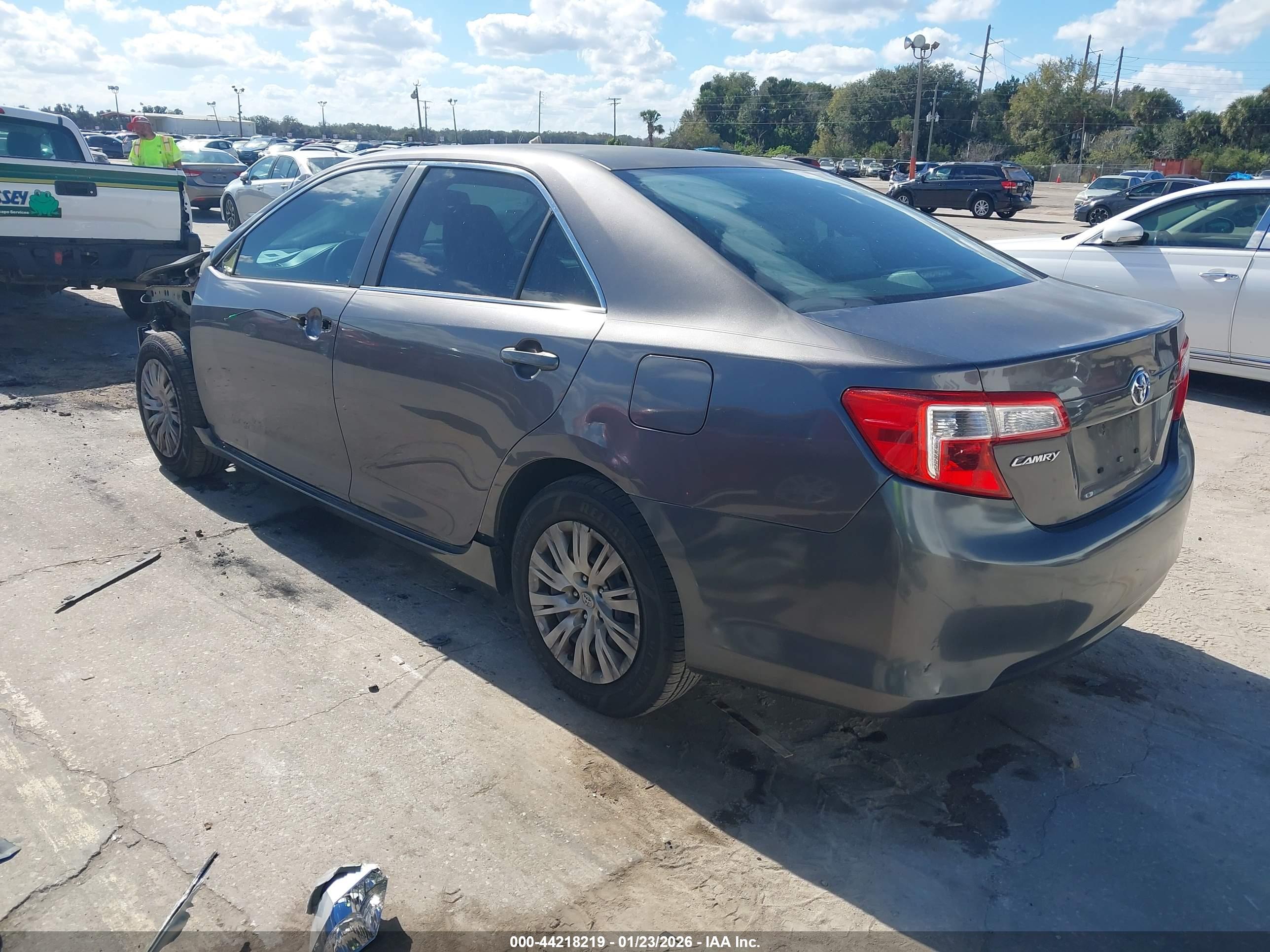 TOYOTA CAMRY image 3