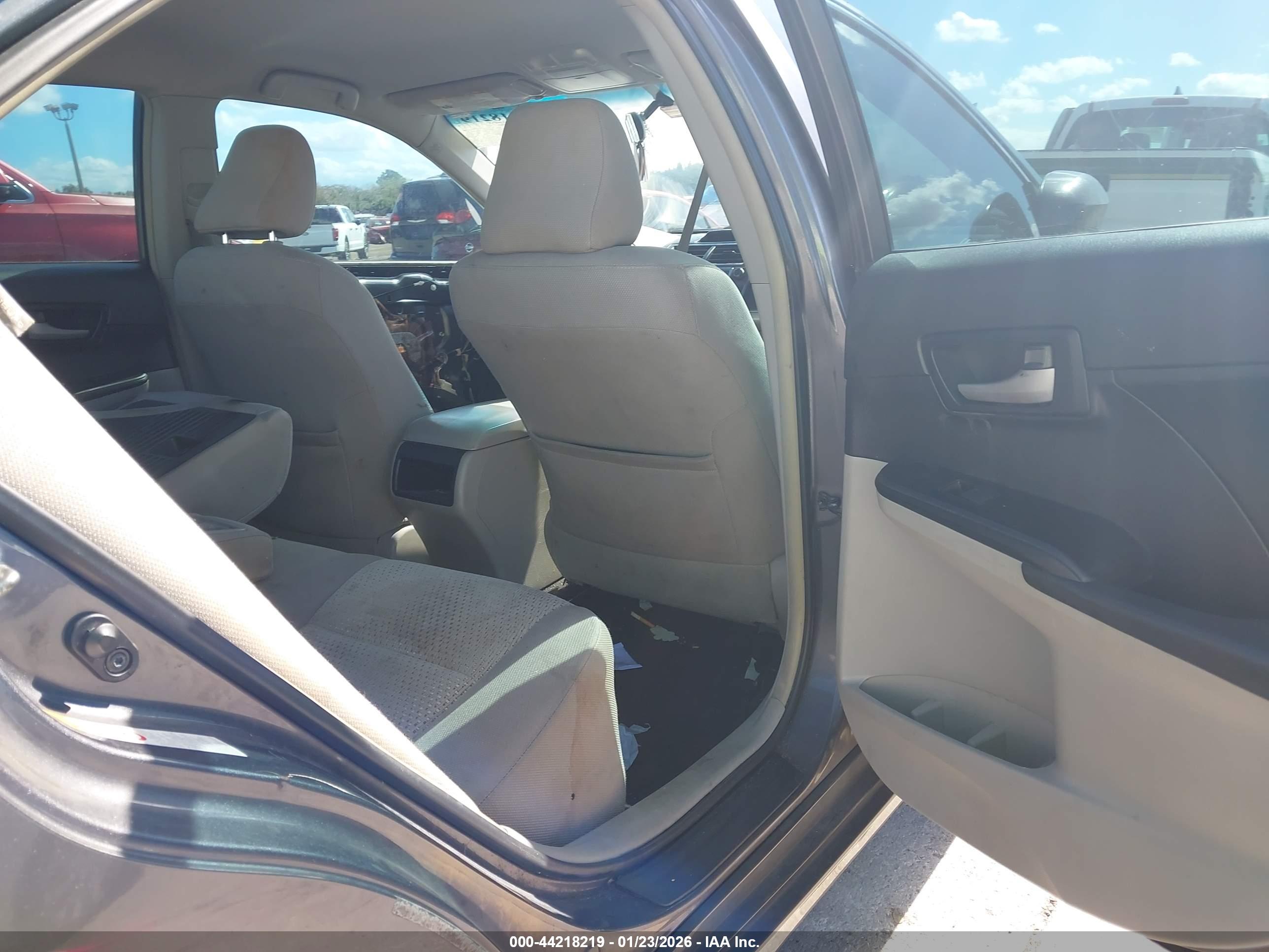 TOYOTA CAMRY image 8
