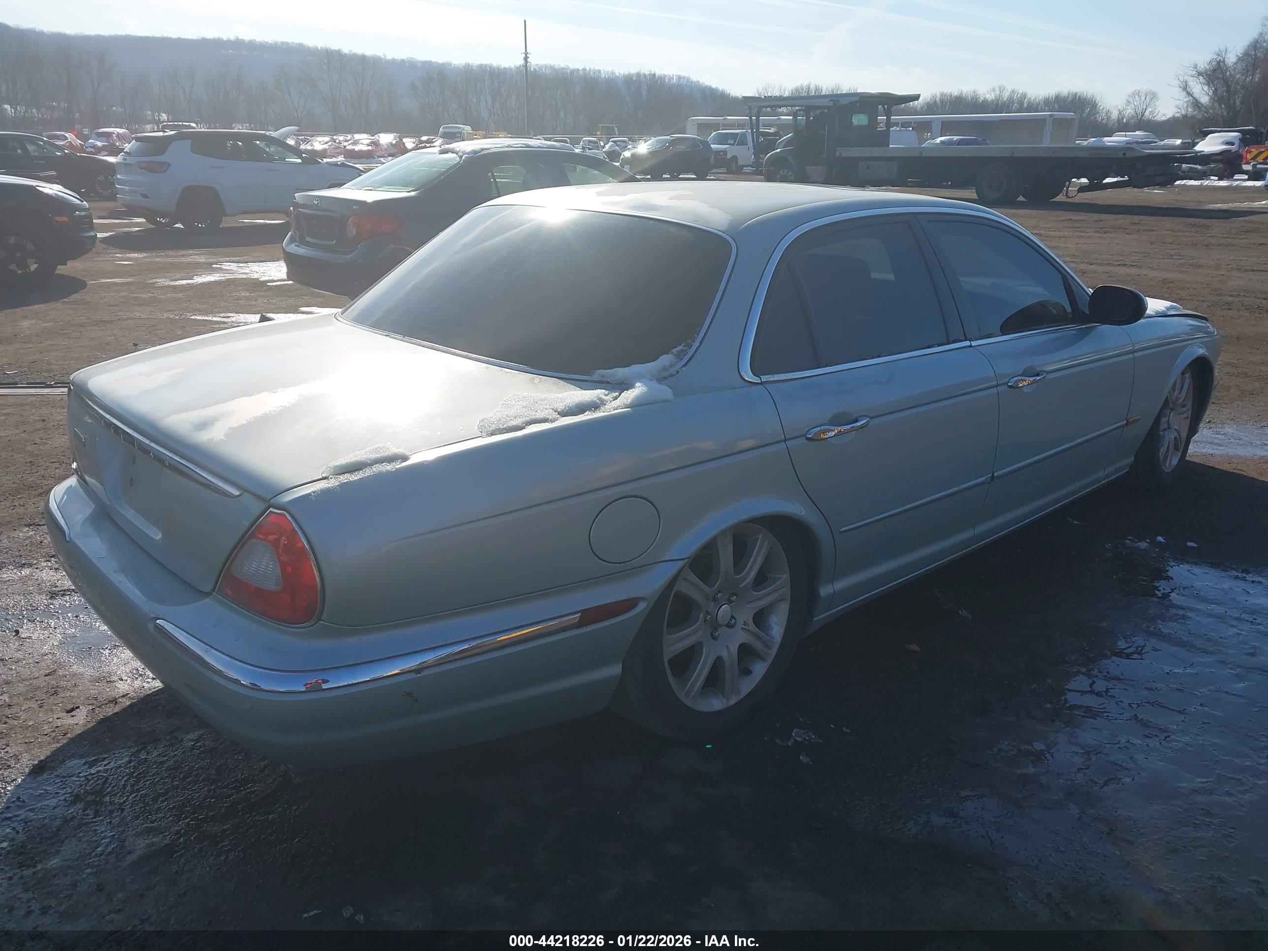 JAGUAR XJ image 4