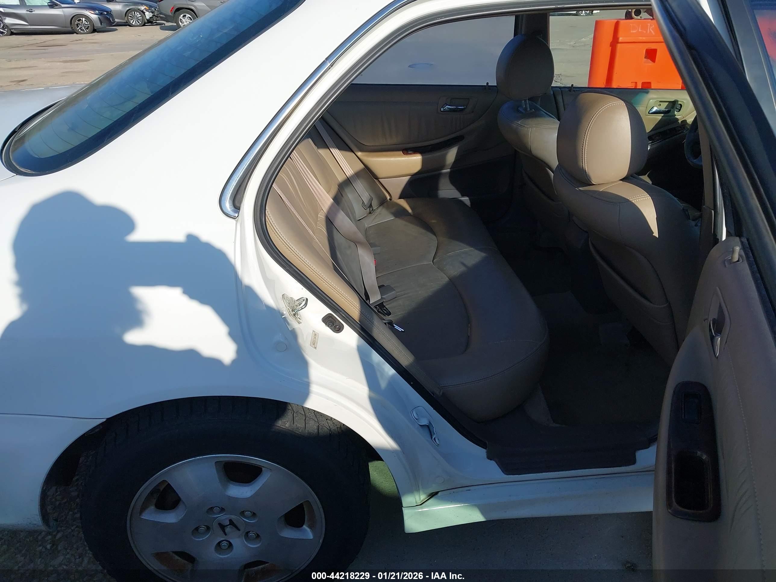HONDA ACCORD image 8