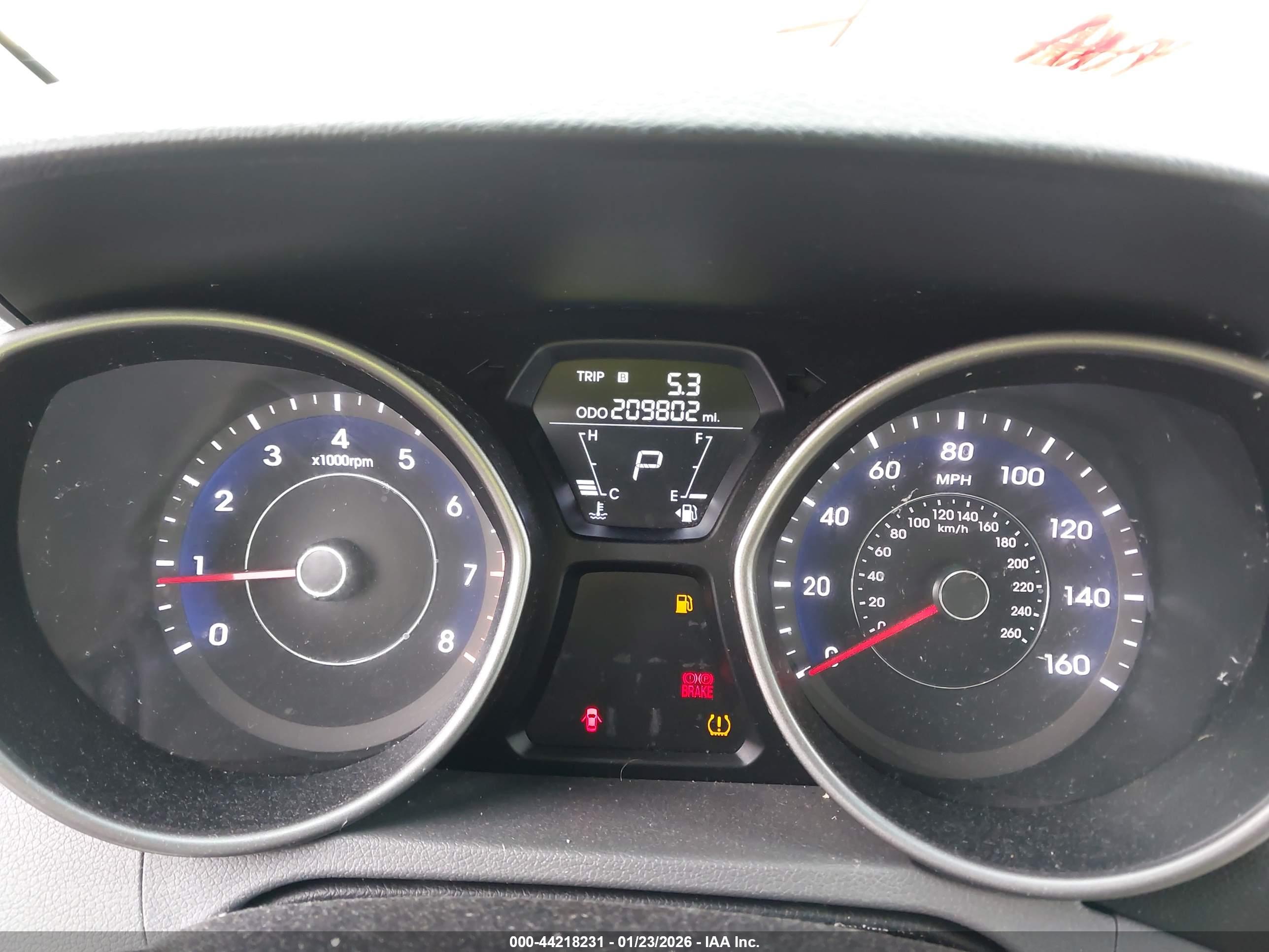 HYUNDAI ELANTRA image 7