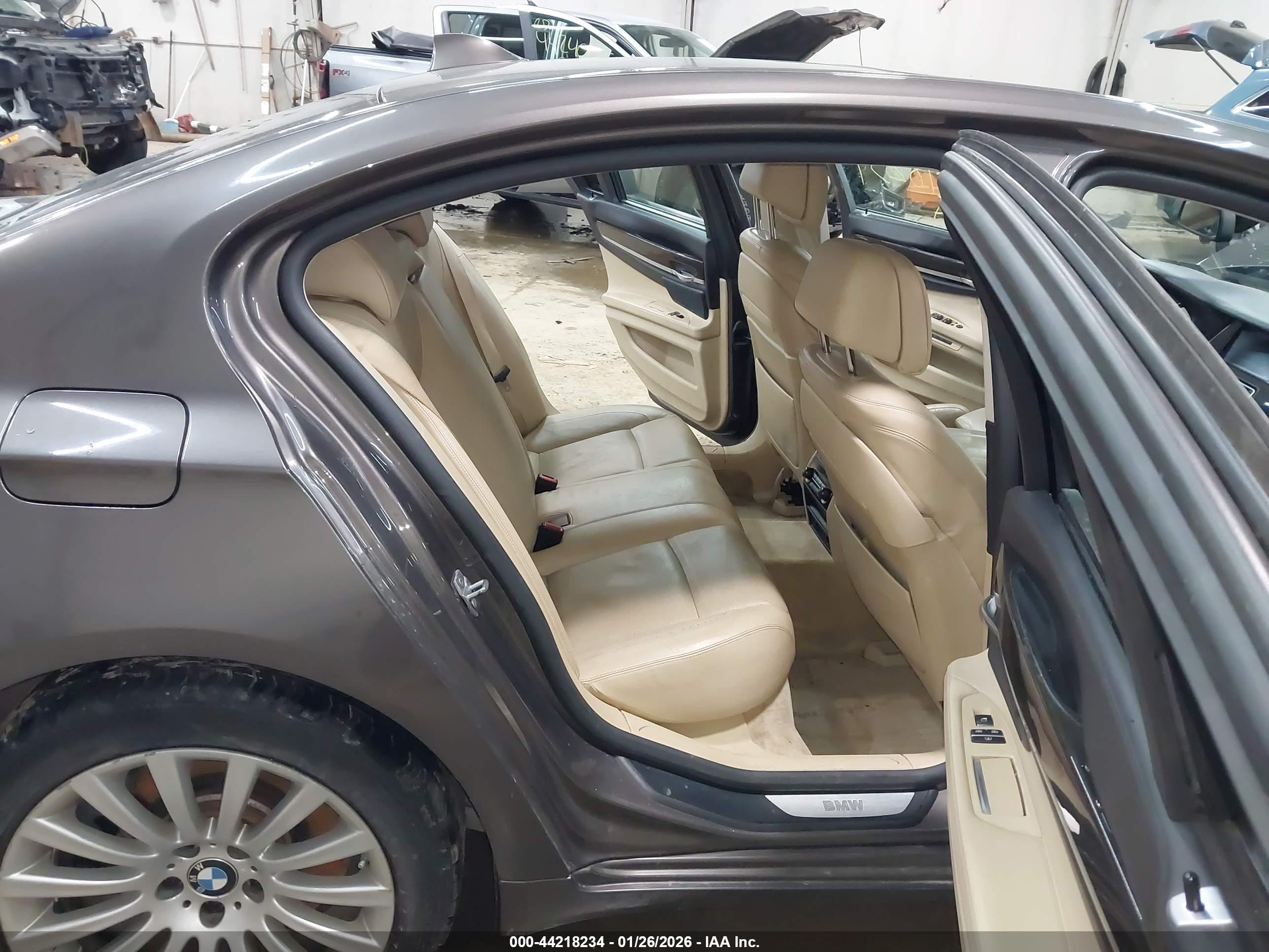 BMW 750I image 8
