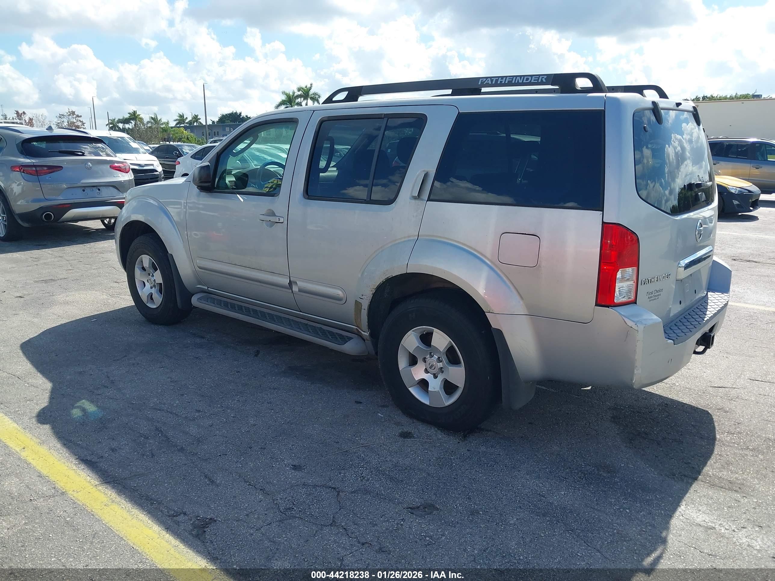 NISSAN PATHFINDER image 3