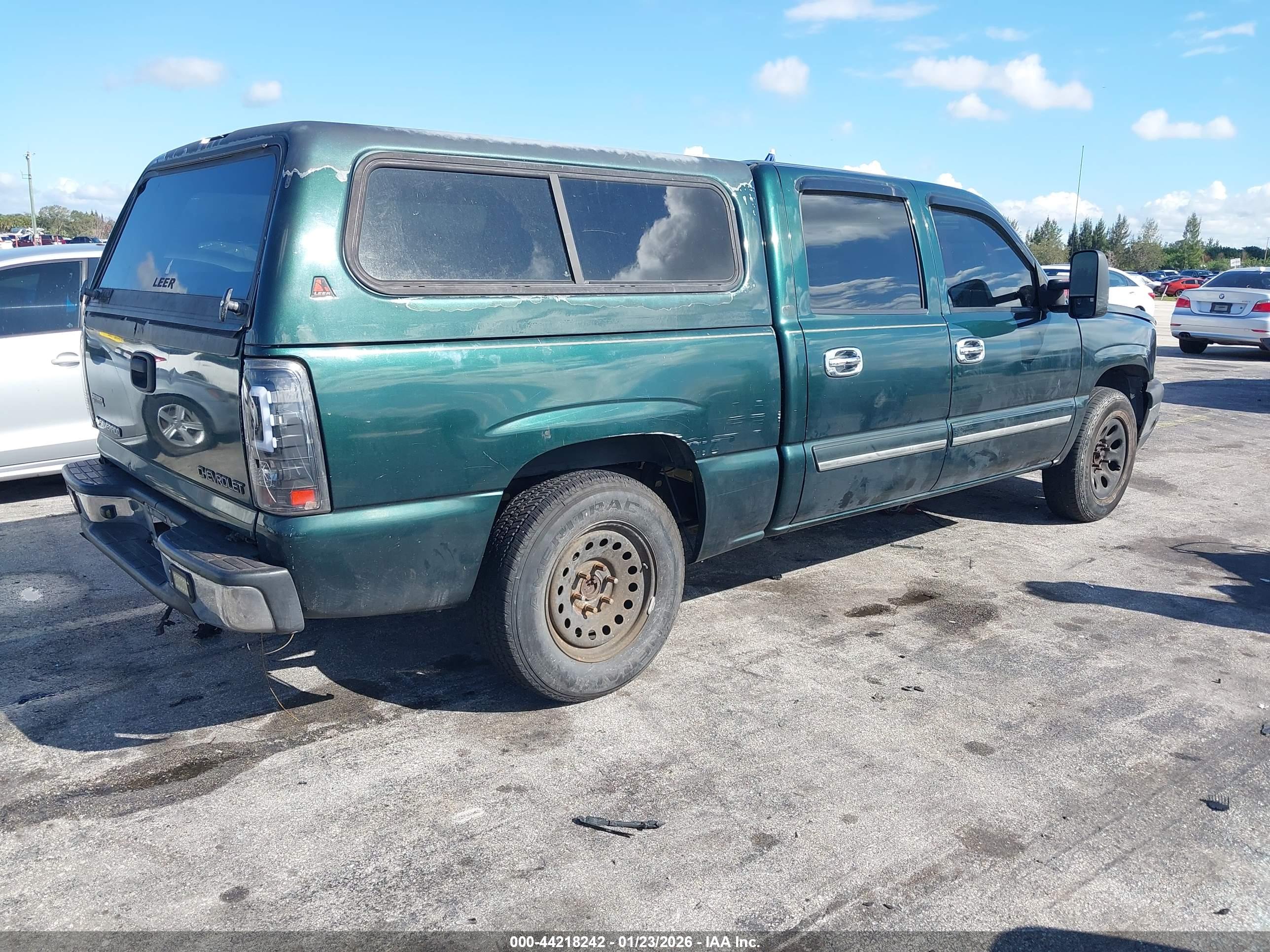 CHEVROLET SILVERADO image 4