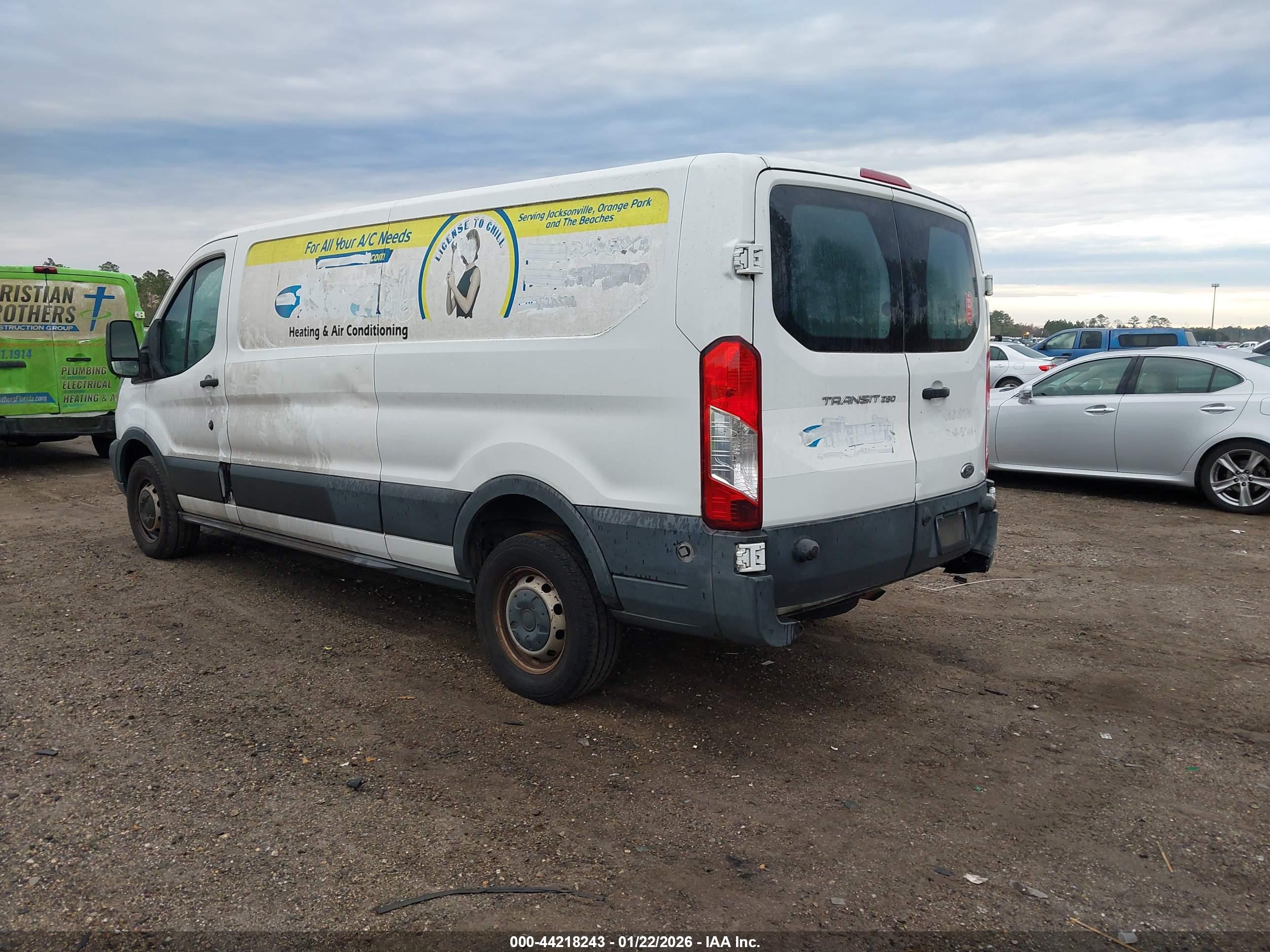FORD TRANSIT-250 image 3