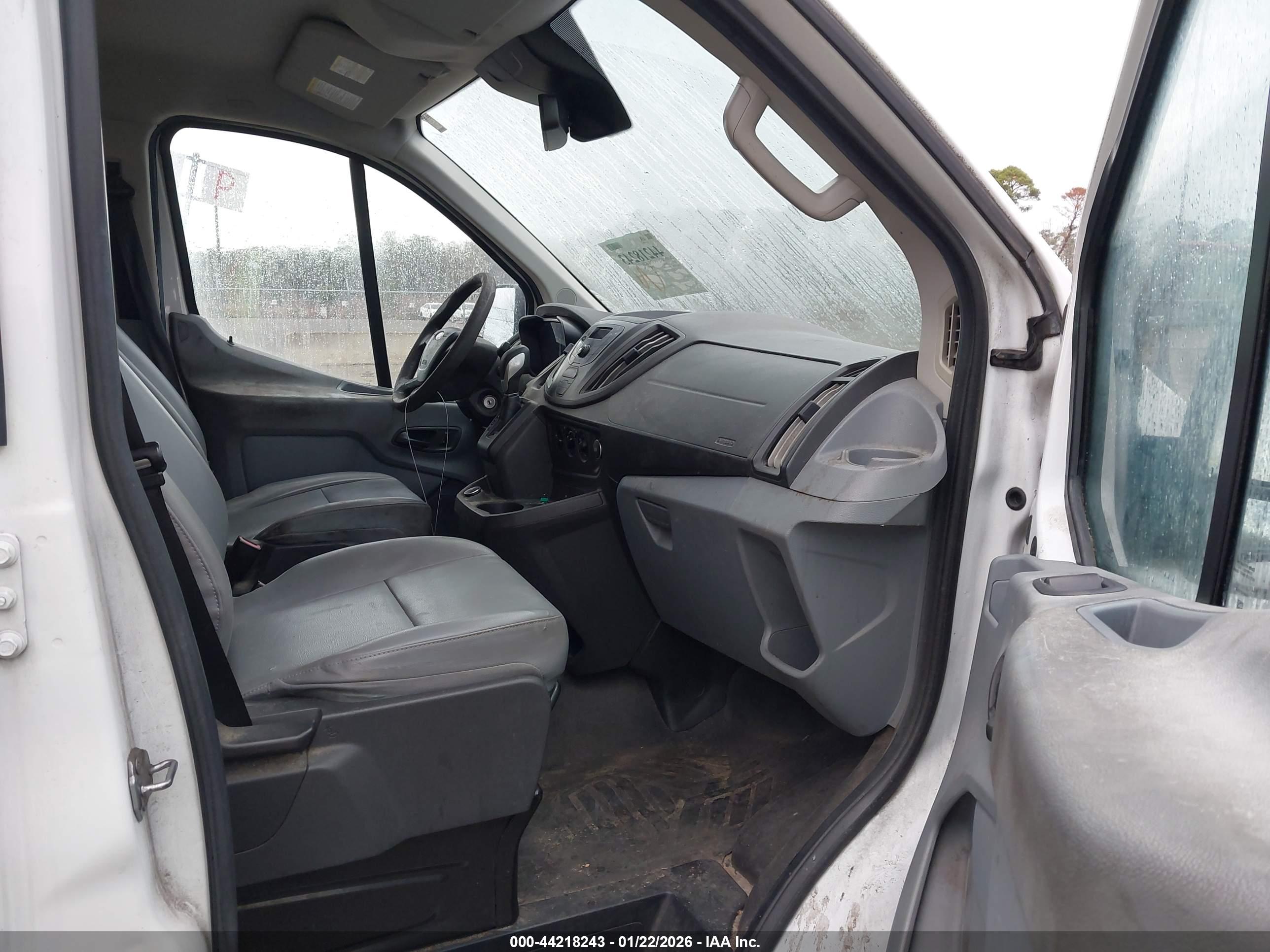 FORD TRANSIT-250 image 5