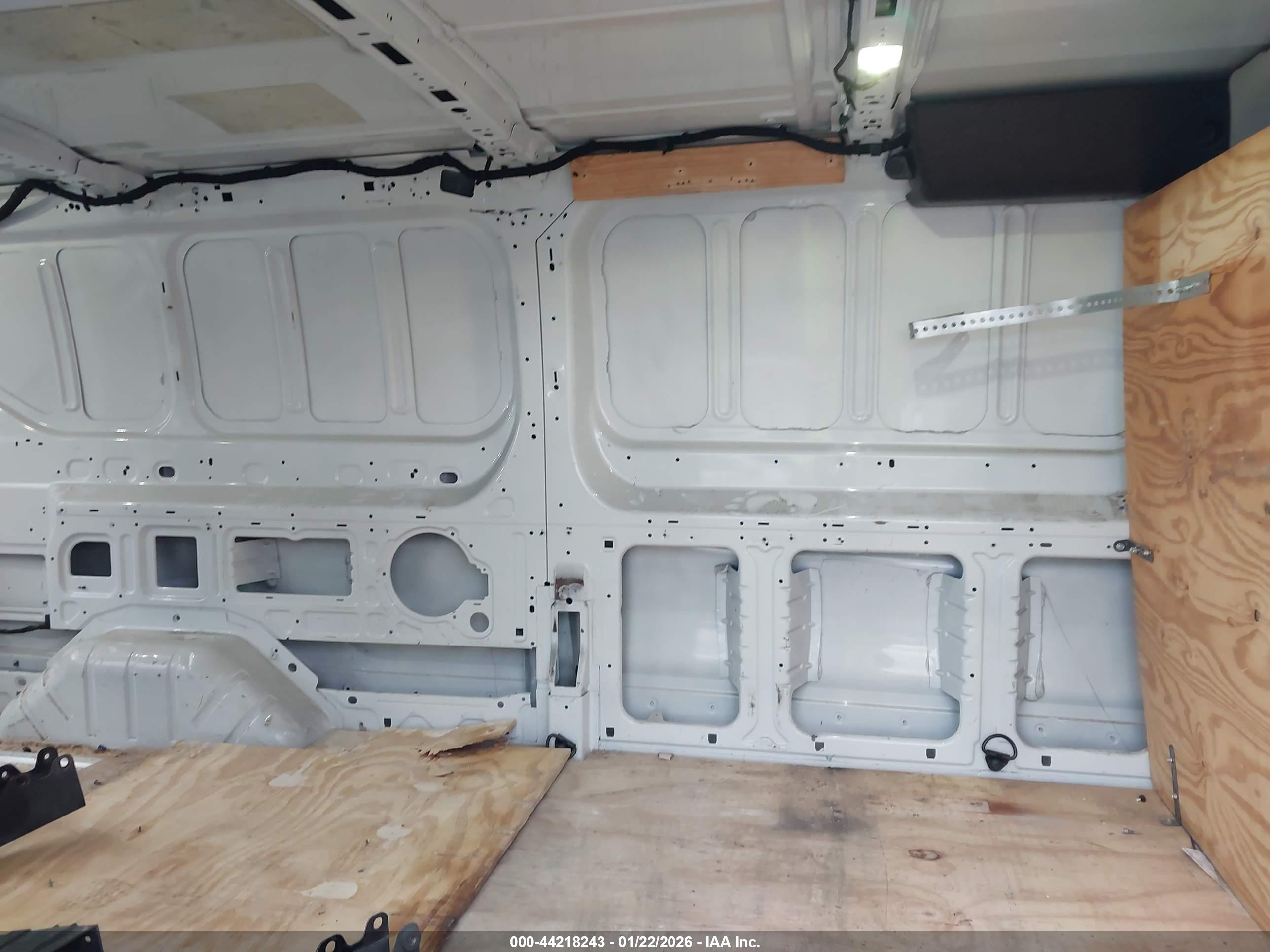 FORD TRANSIT-250 image 8