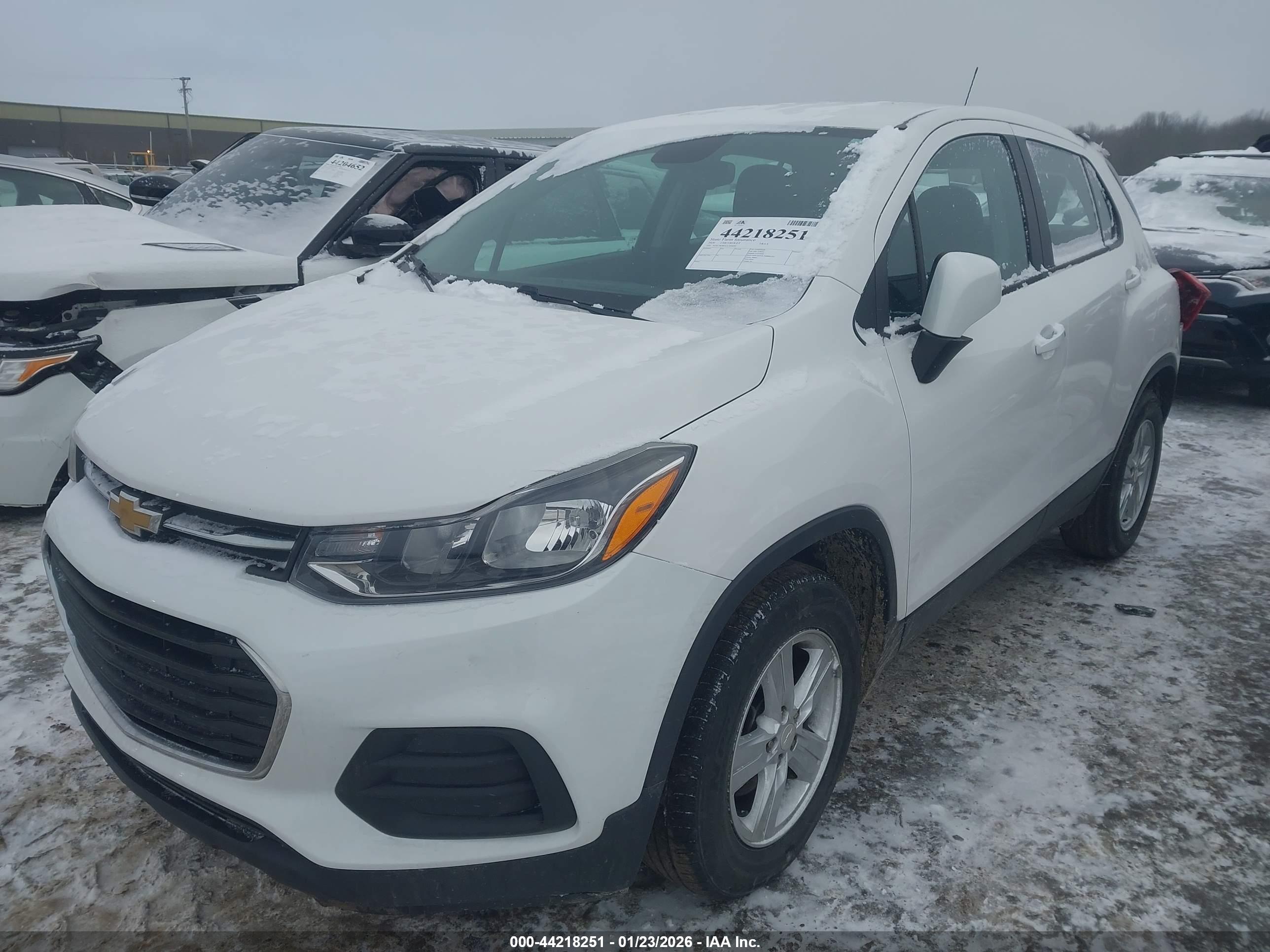 CHEVROLET TRAX image 2