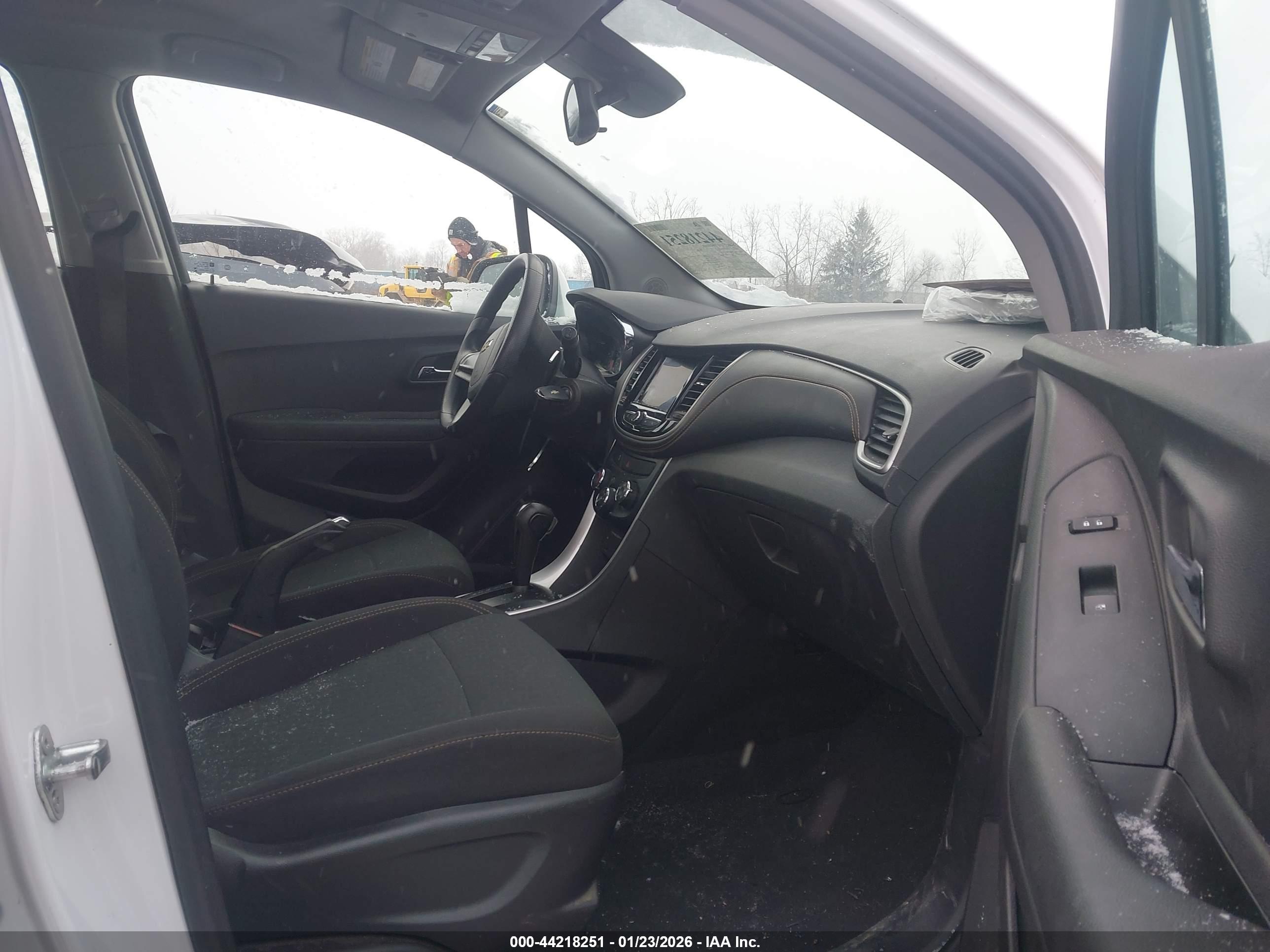 CHEVROLET TRAX image 5
