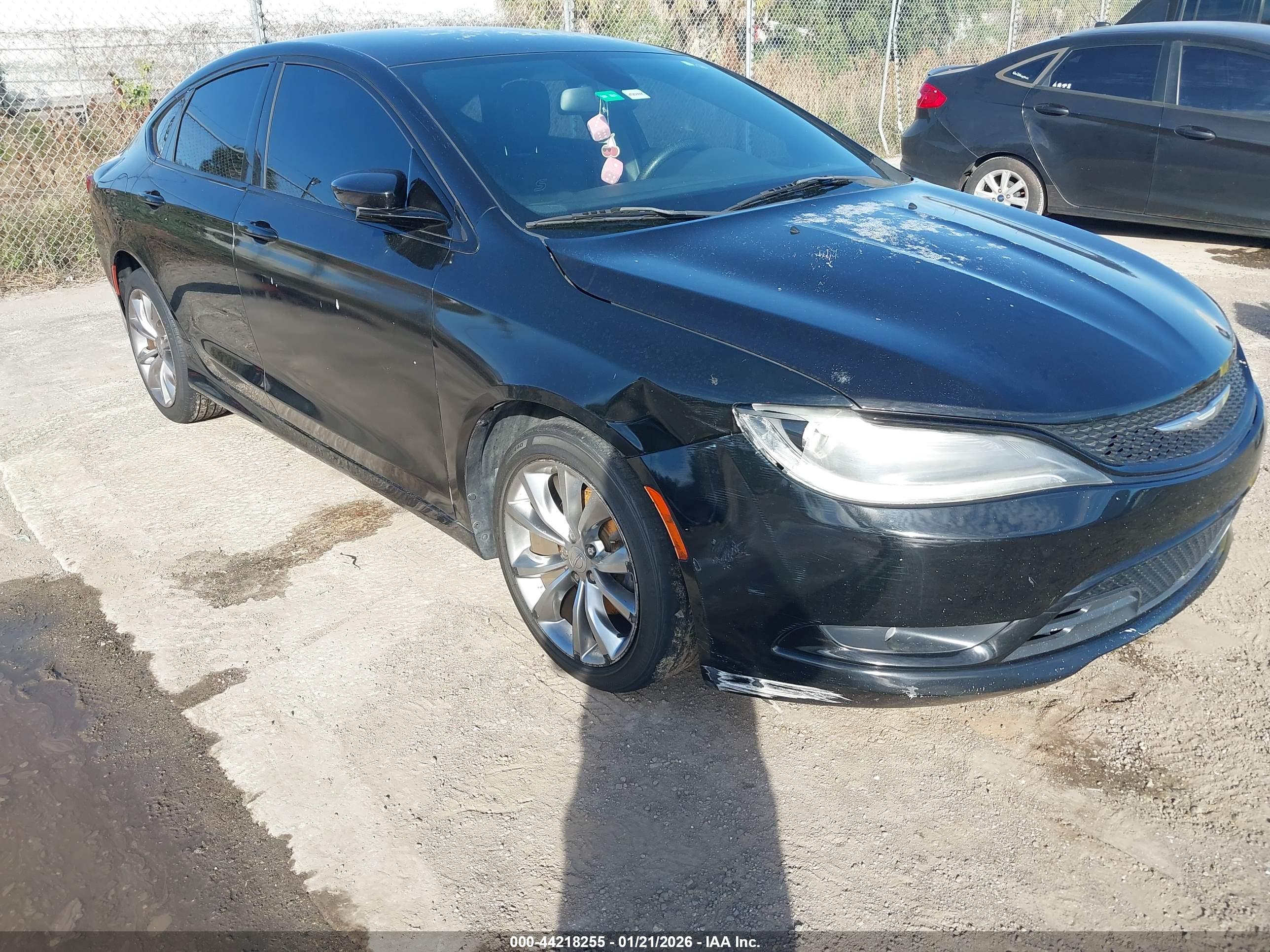 CHRYSLER 200 image 6