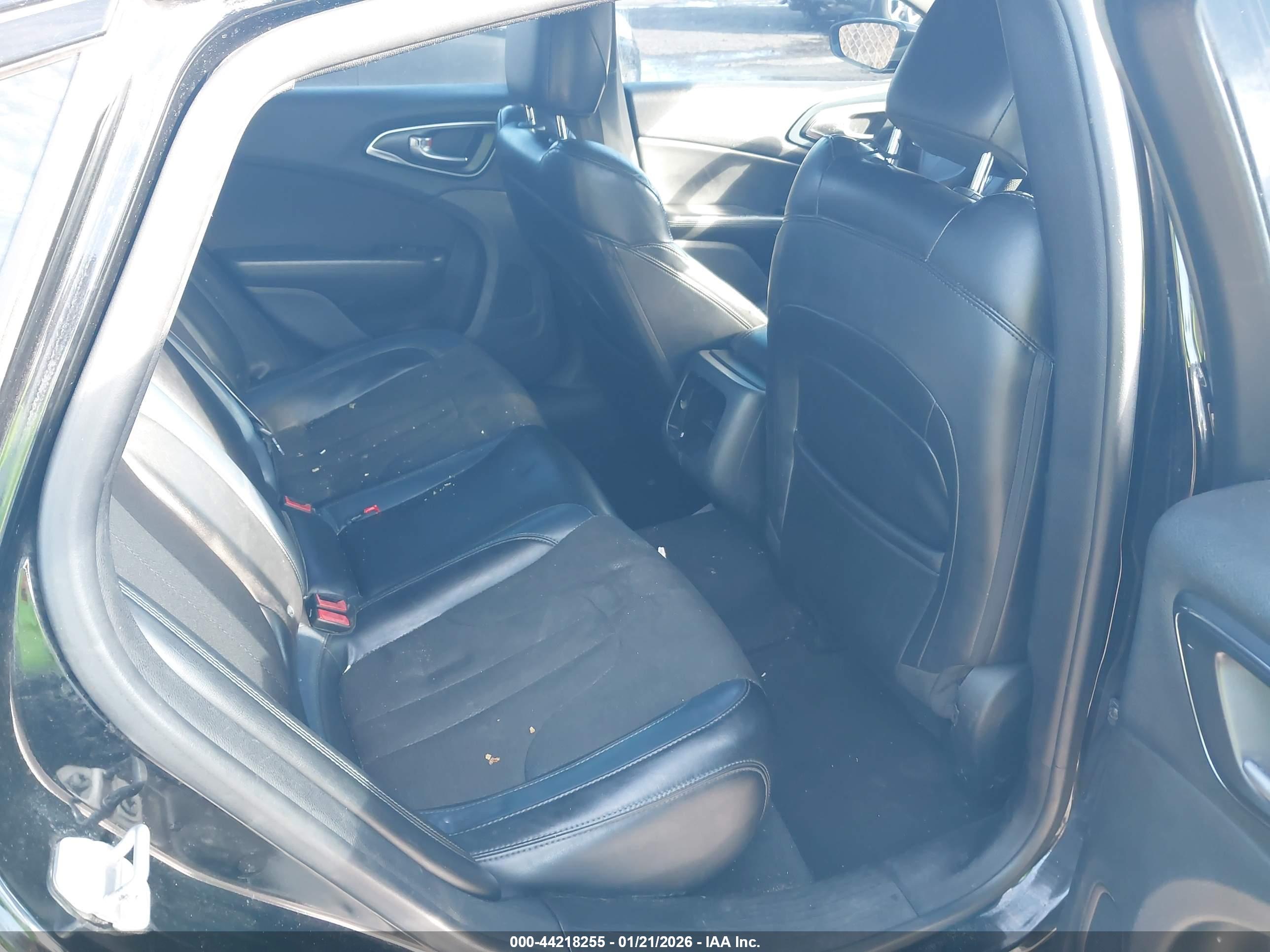 CHRYSLER 200 image 8