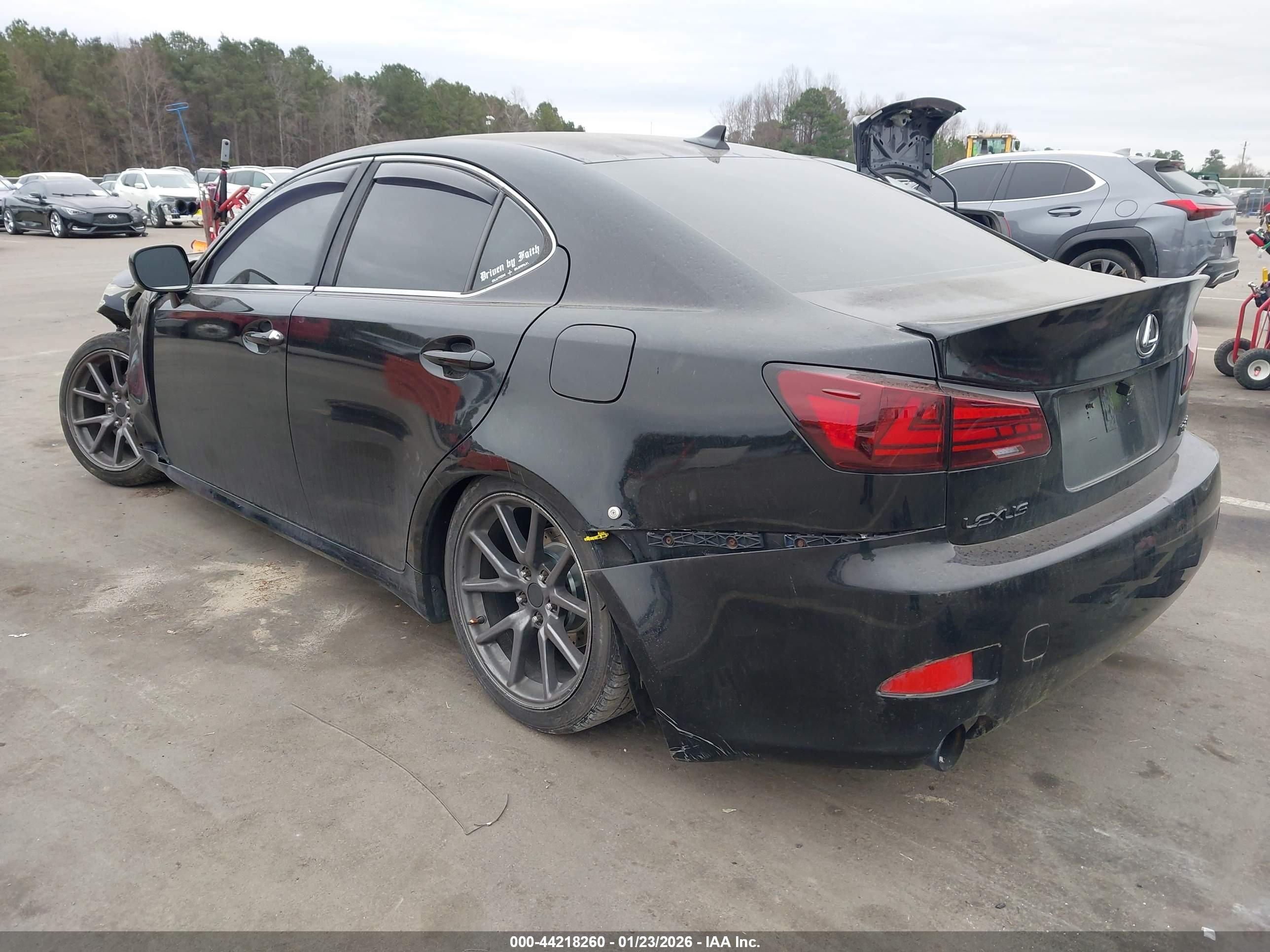 LEXUS IS image 3