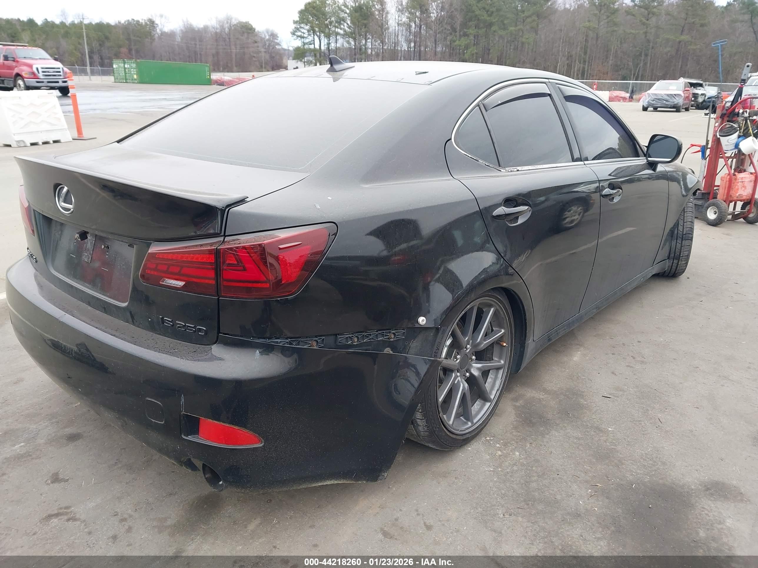 LEXUS IS image 4