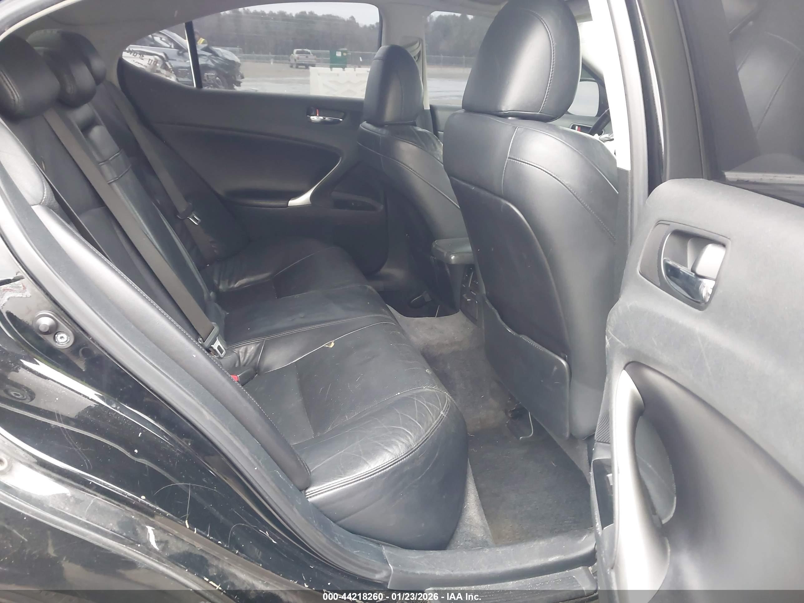 LEXUS IS image 8
