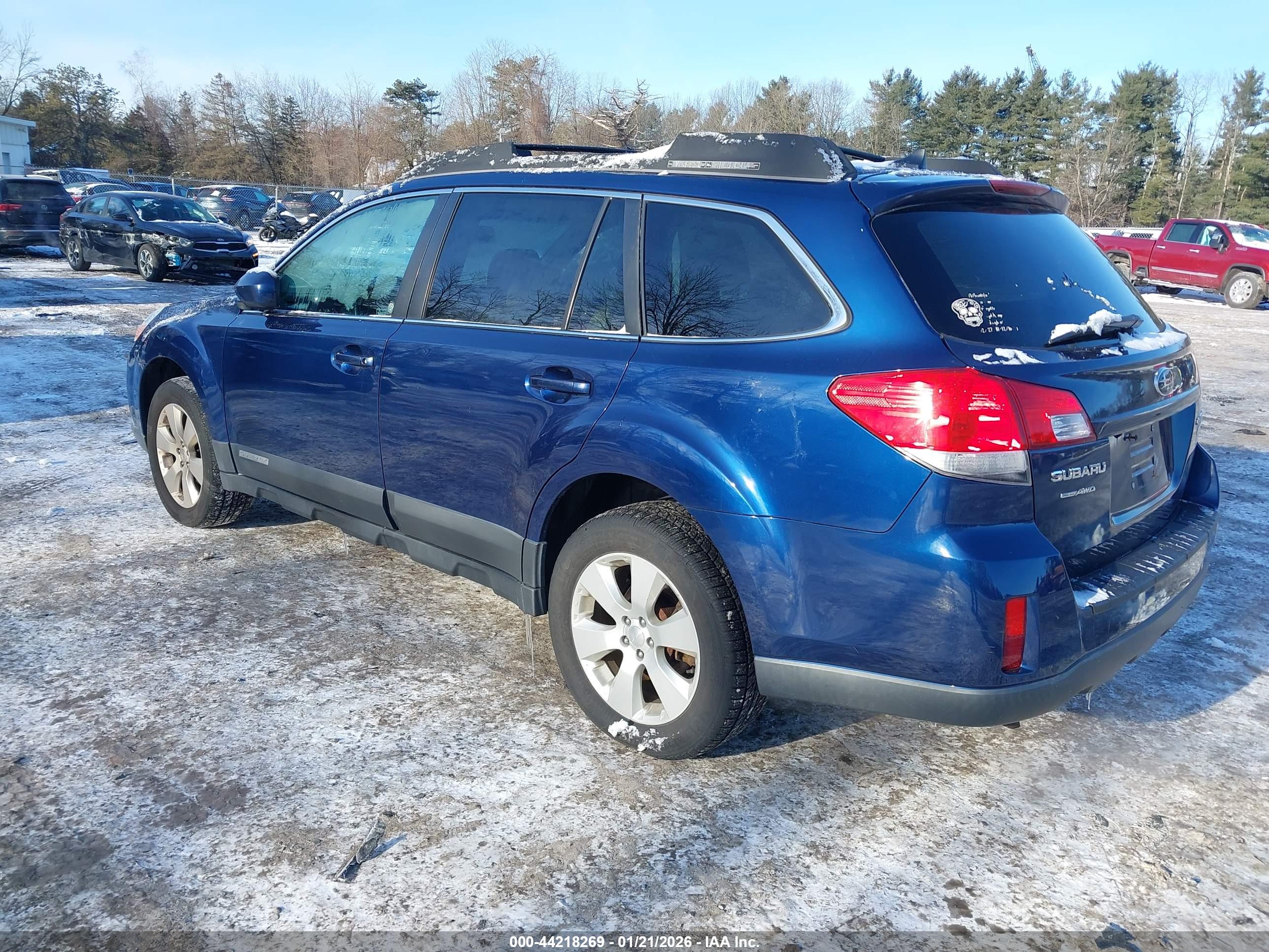 SUBARU OUTBACK image 3