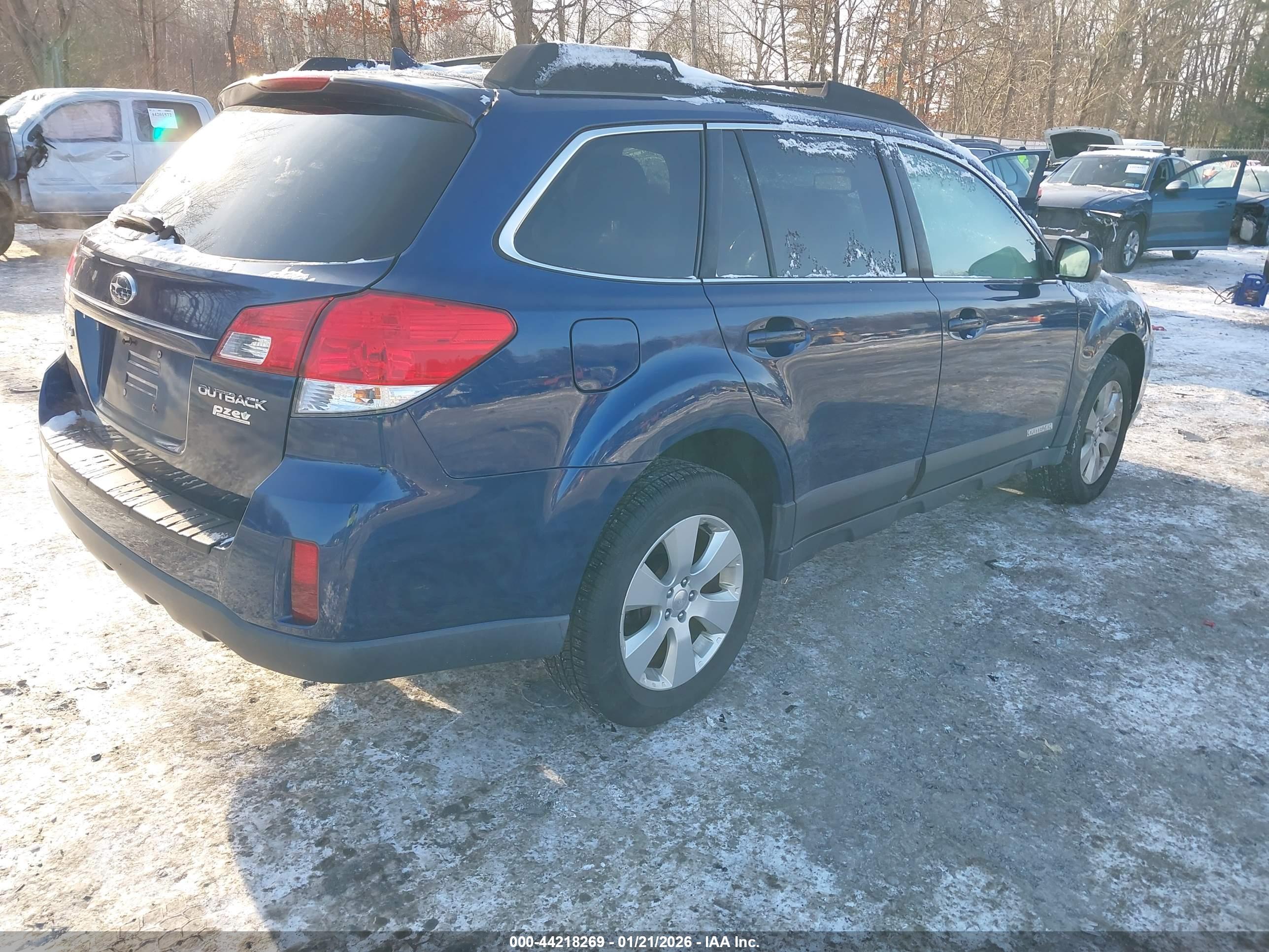 SUBARU OUTBACK image 4