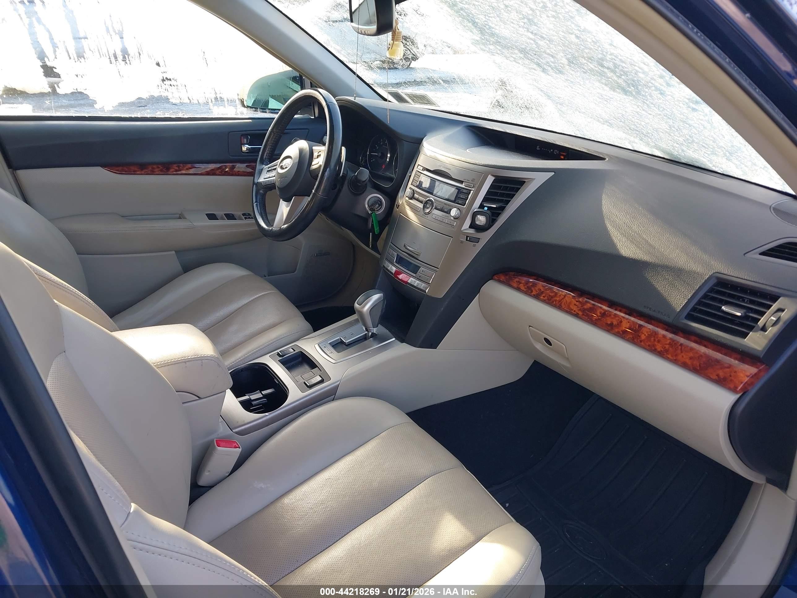 SUBARU OUTBACK image 5