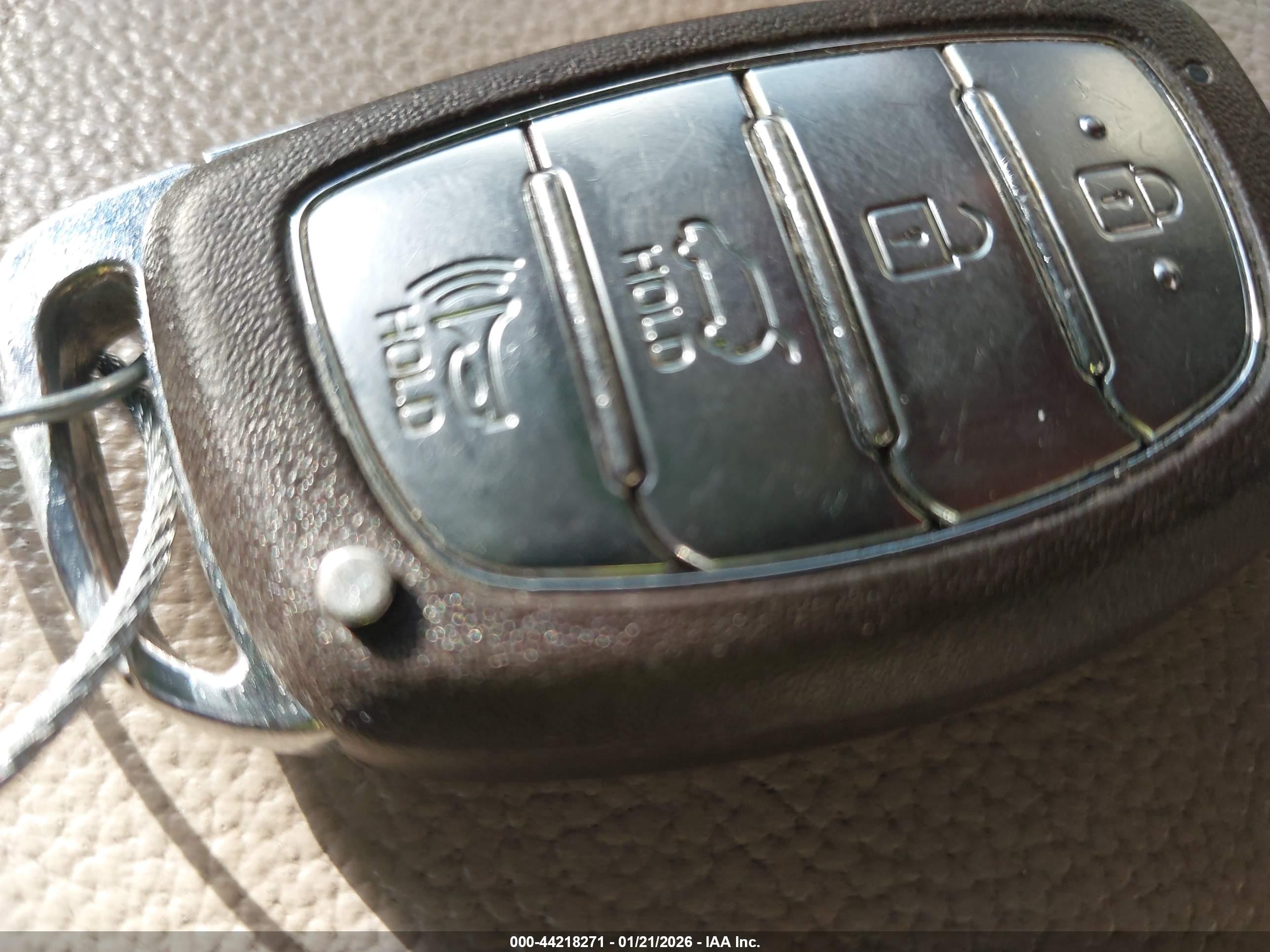 HYUNDAI TUCSON image 11