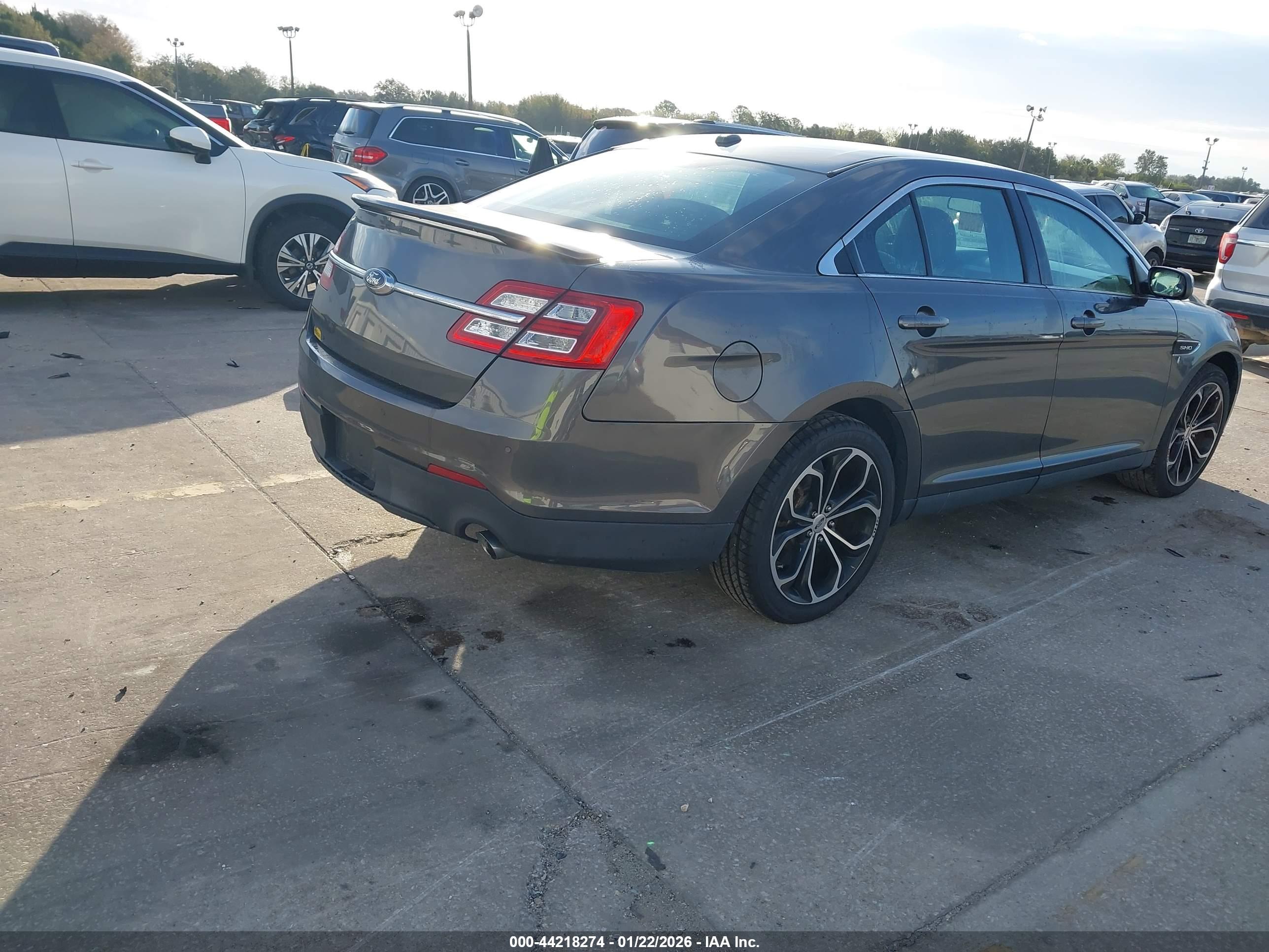 FORD TAURUS image 4