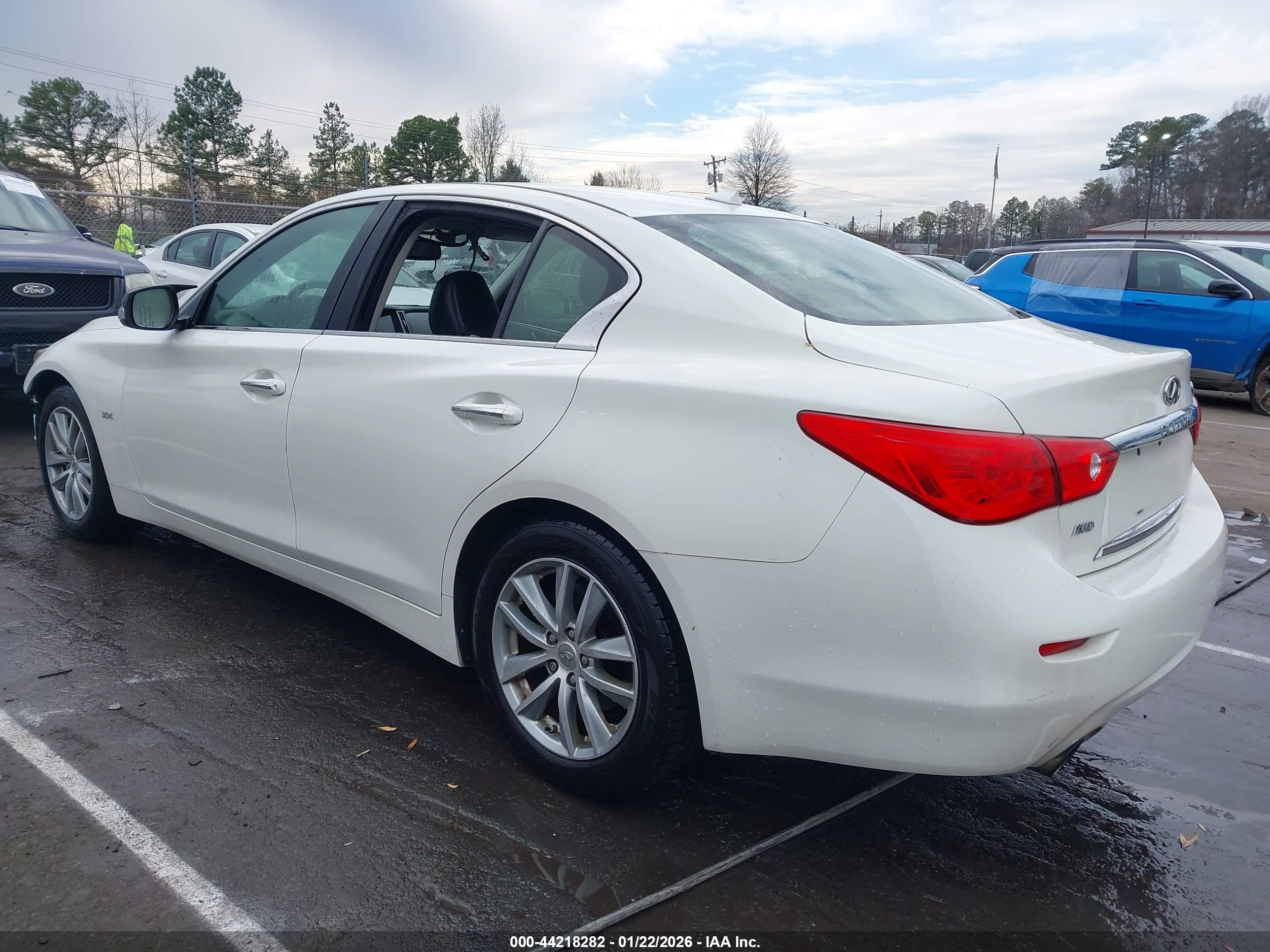 INFINITI Q50 image 3