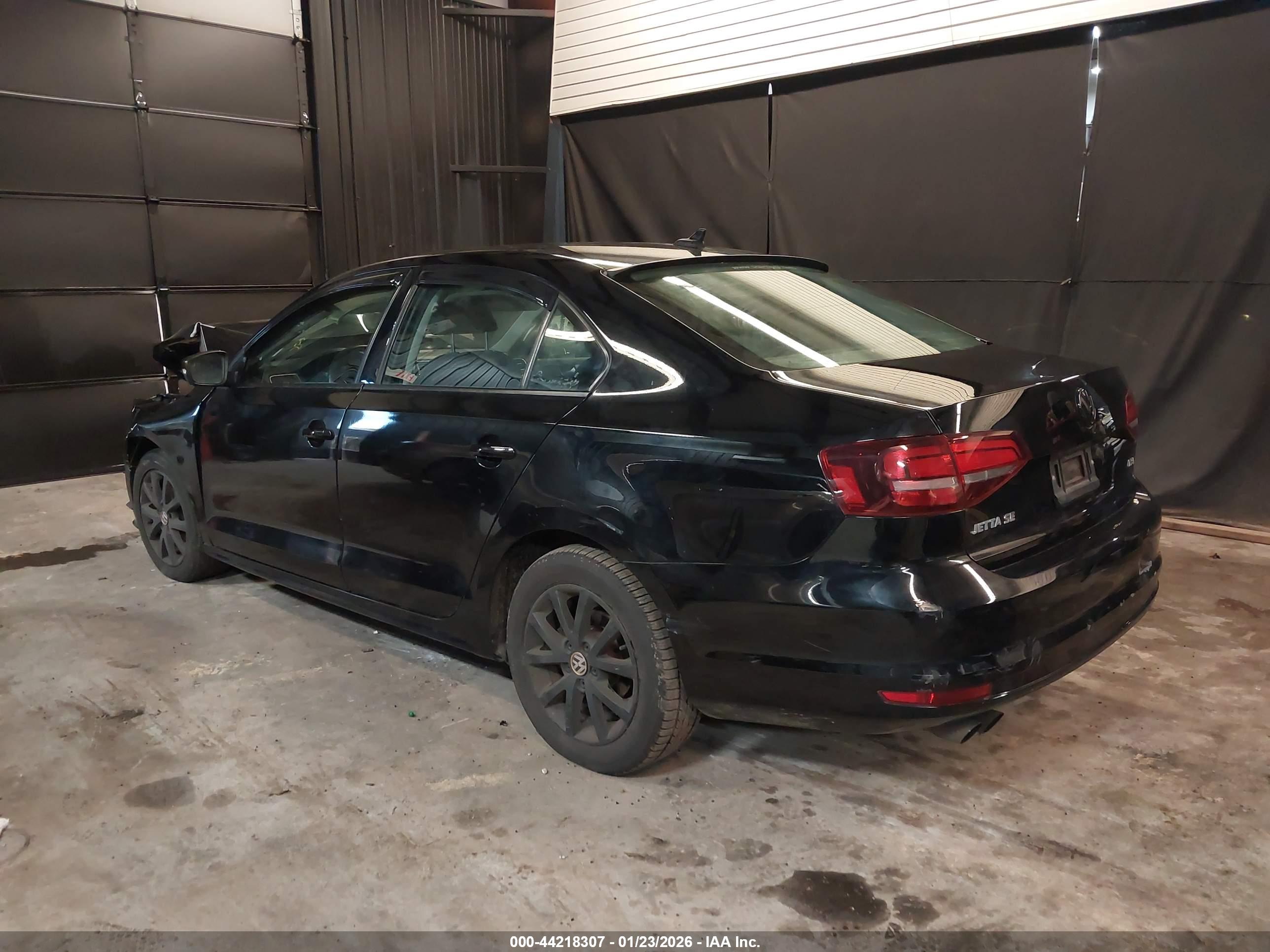 VOLKSWAGEN JETTA image 3
