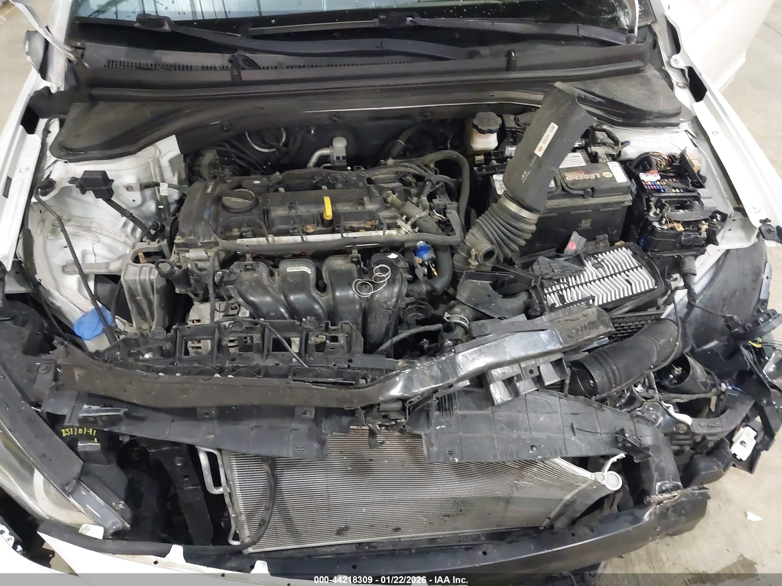 HYUNDAI ELANTRA image 10