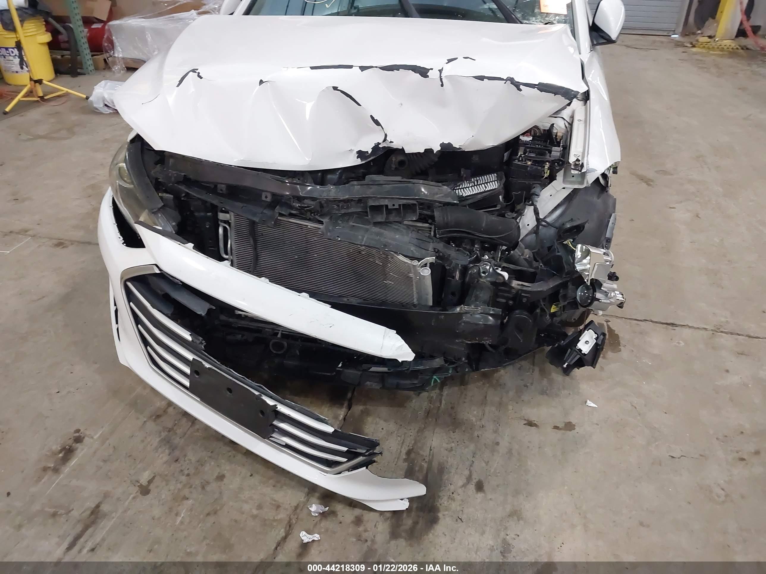 HYUNDAI ELANTRA image 6