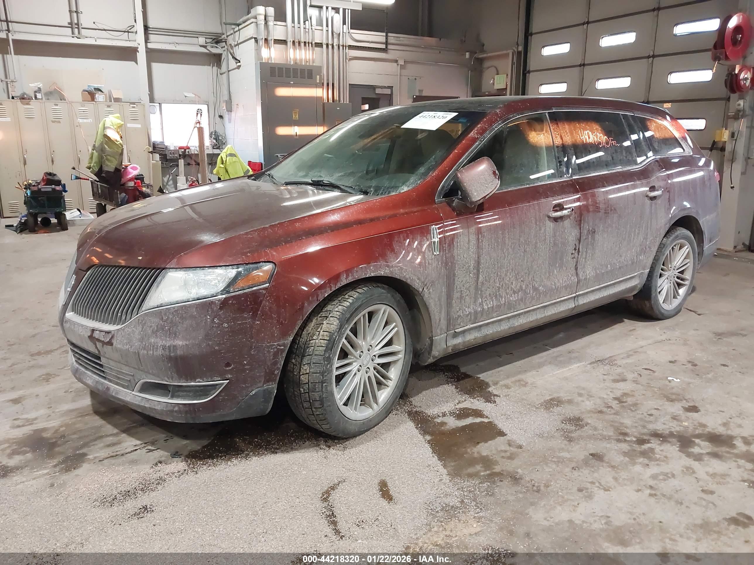 LINCOLN MKT image 2