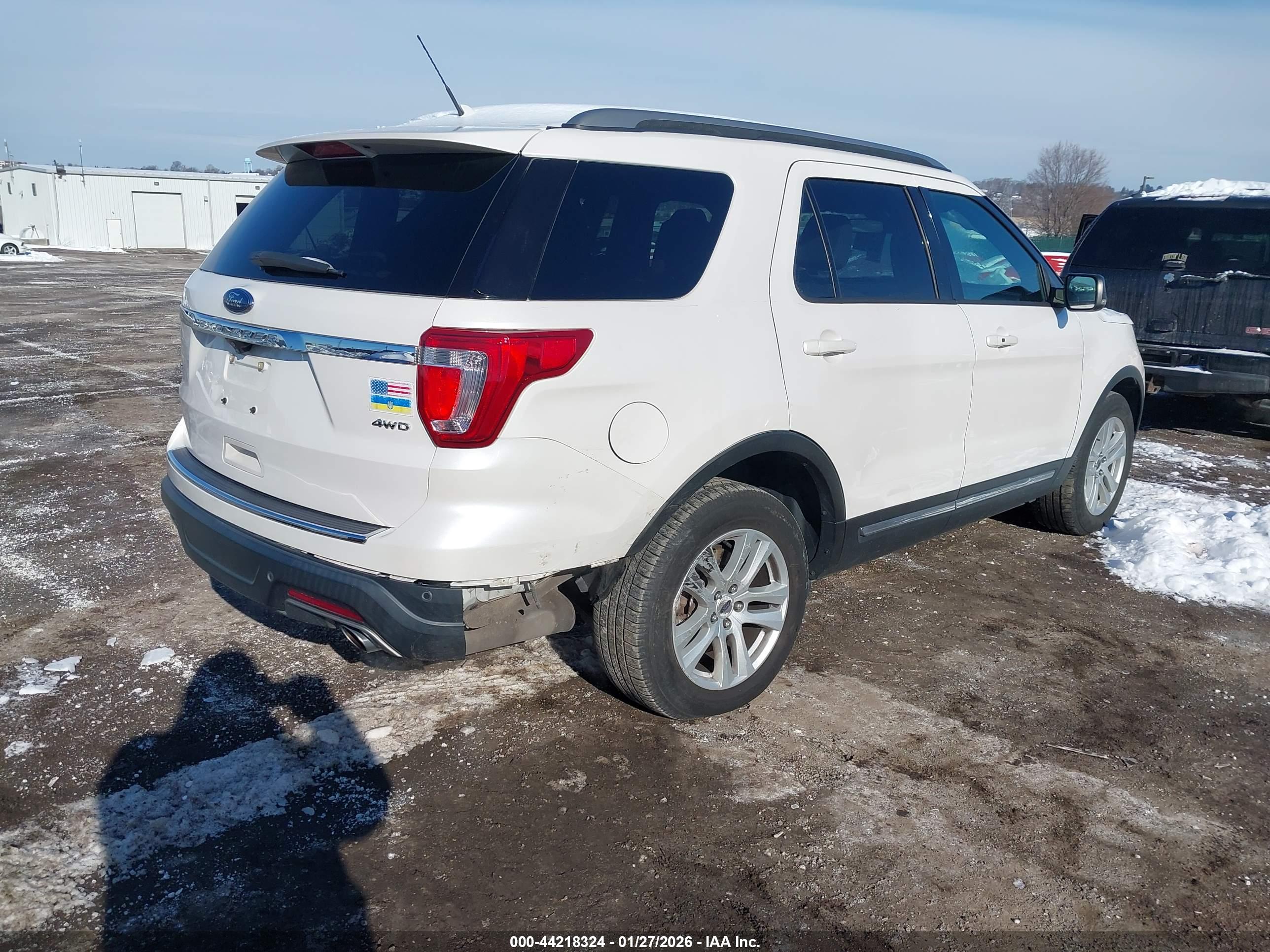 FORD EXPLORER image 4