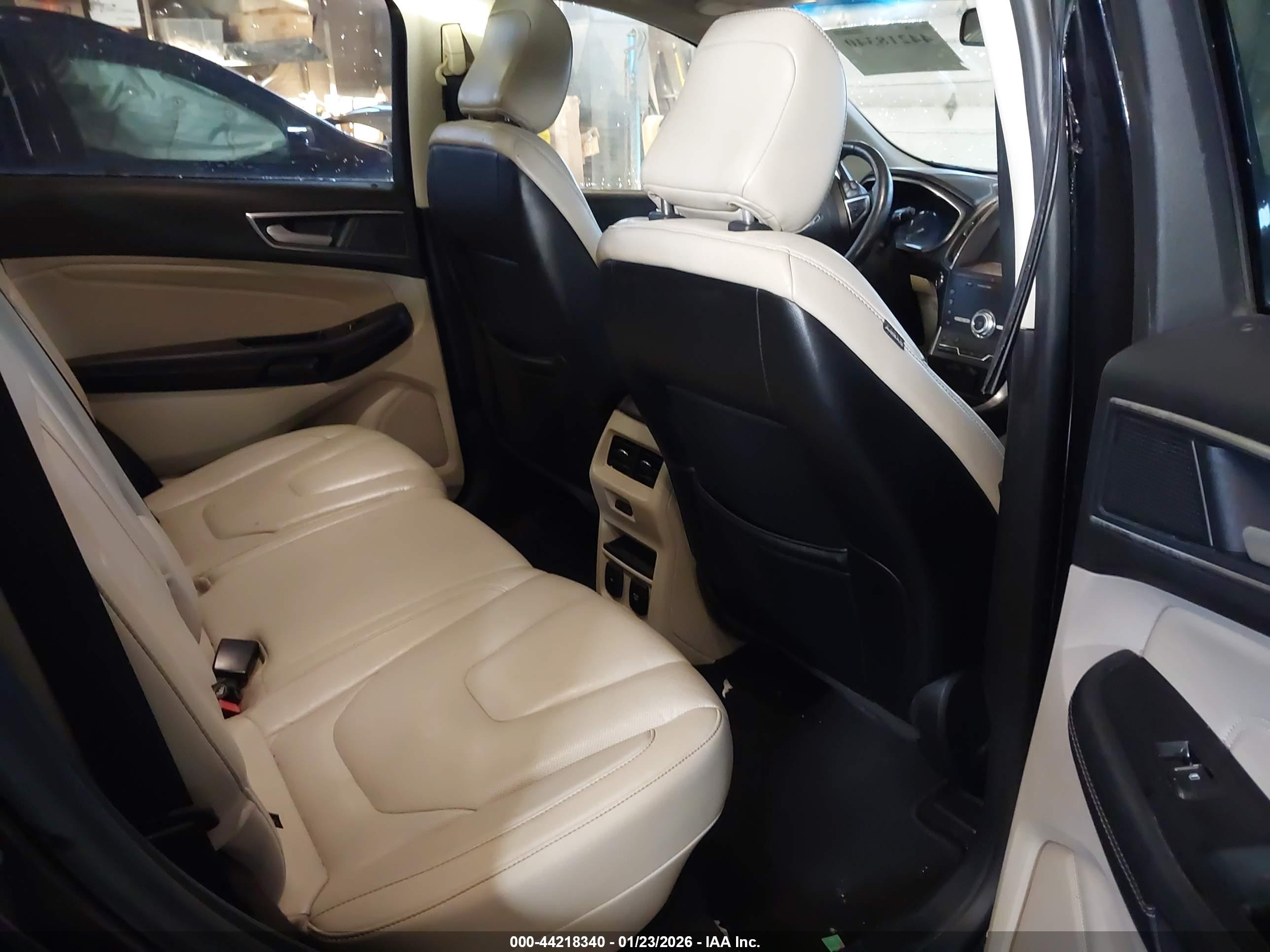 FORD EDGE image 8