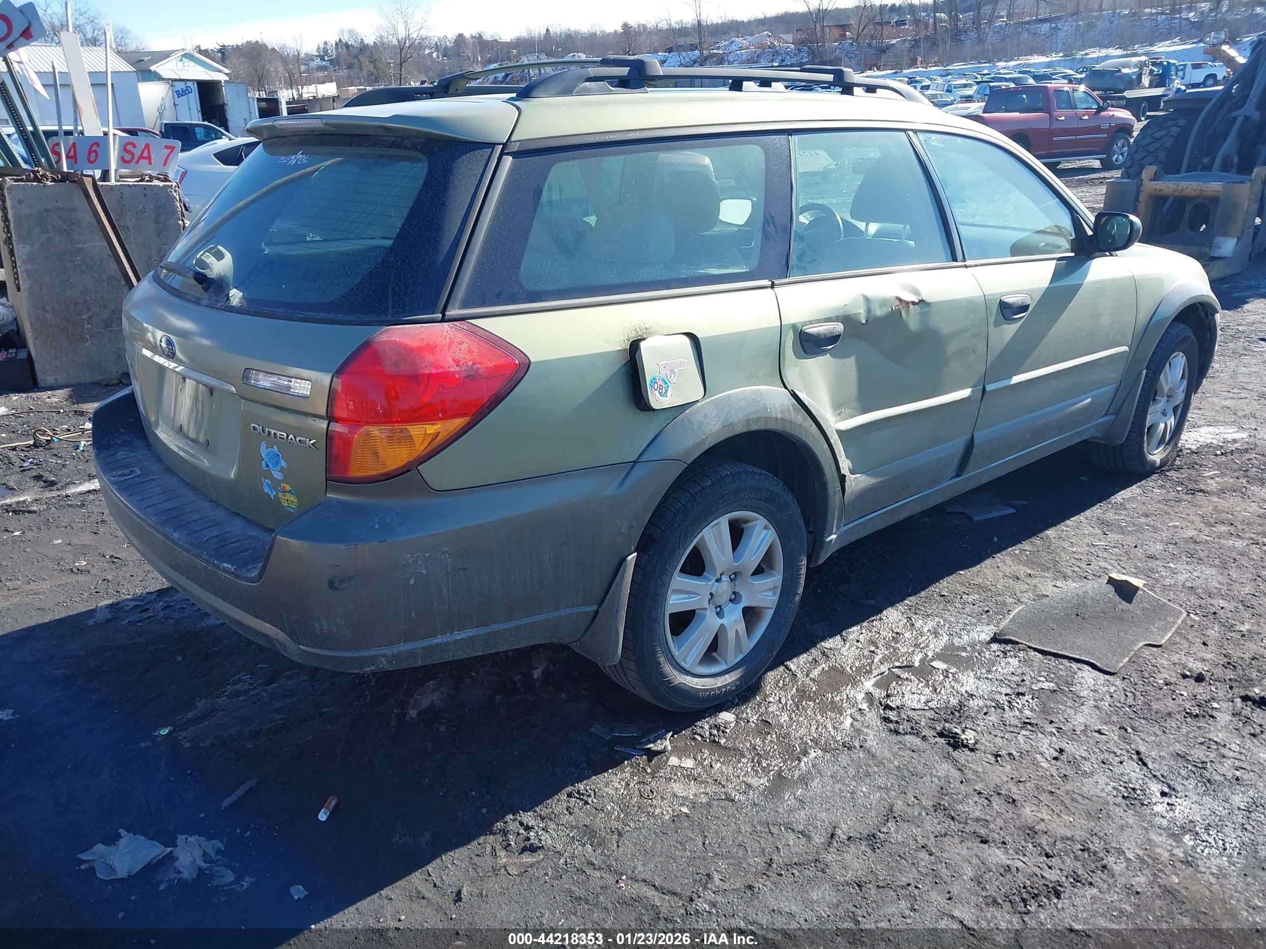 SUBARU OUTBACK image 4