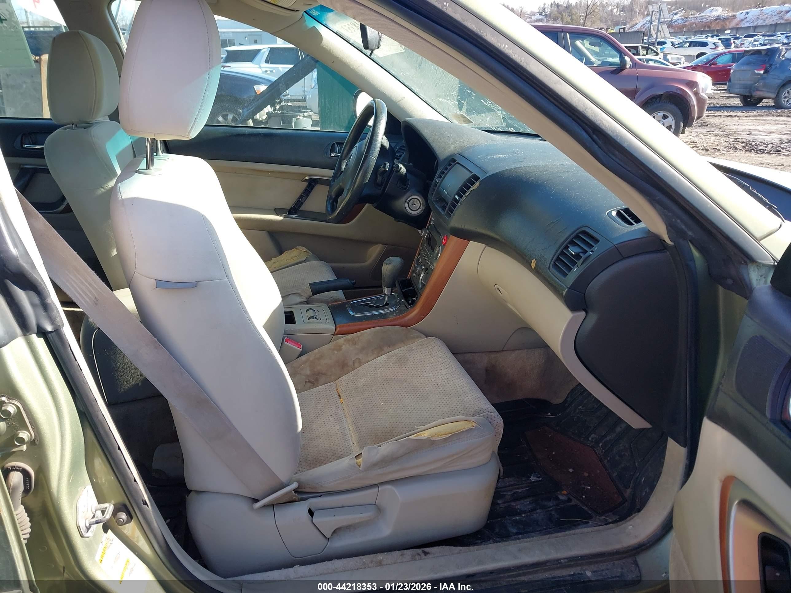 SUBARU OUTBACK image 5