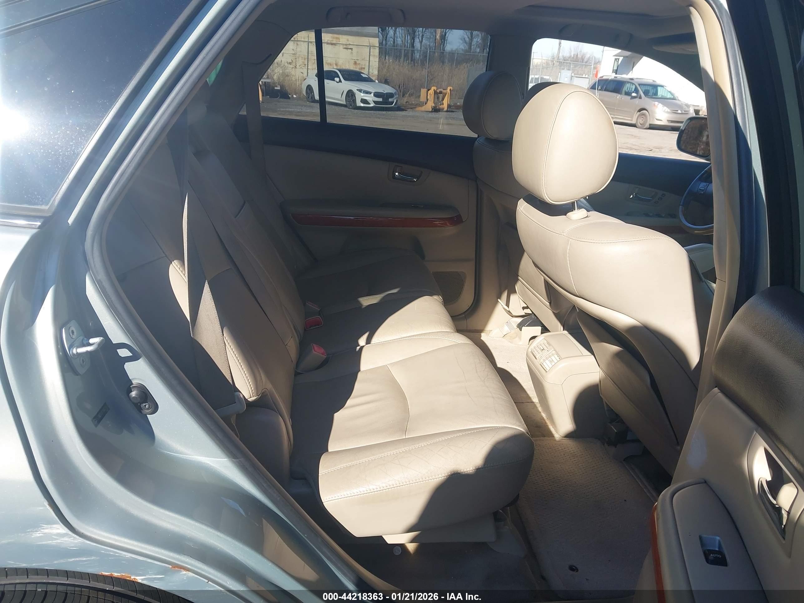 LEXUS RX image 8